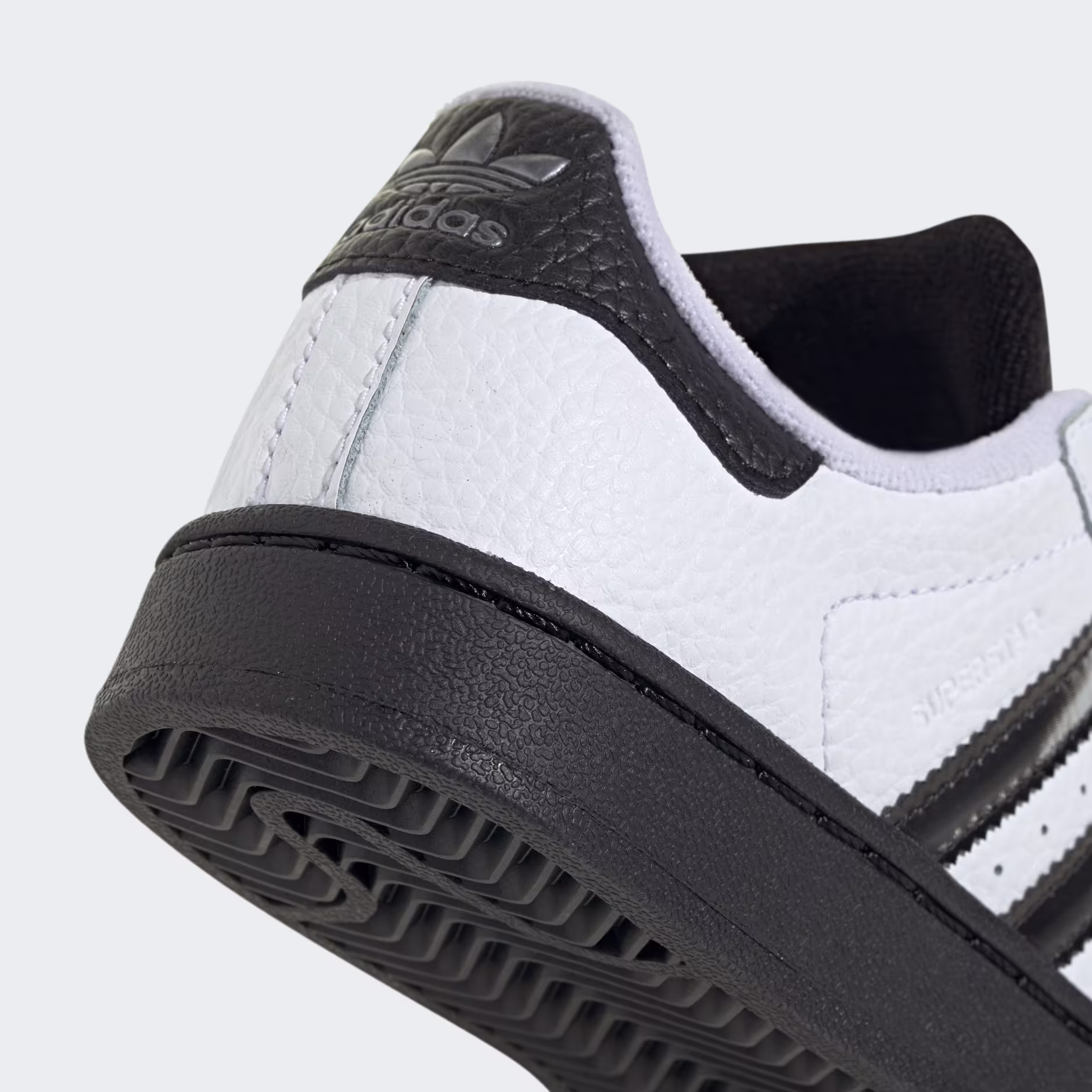 Adidas ბავშვის სპორტული ფეხსაცმელი