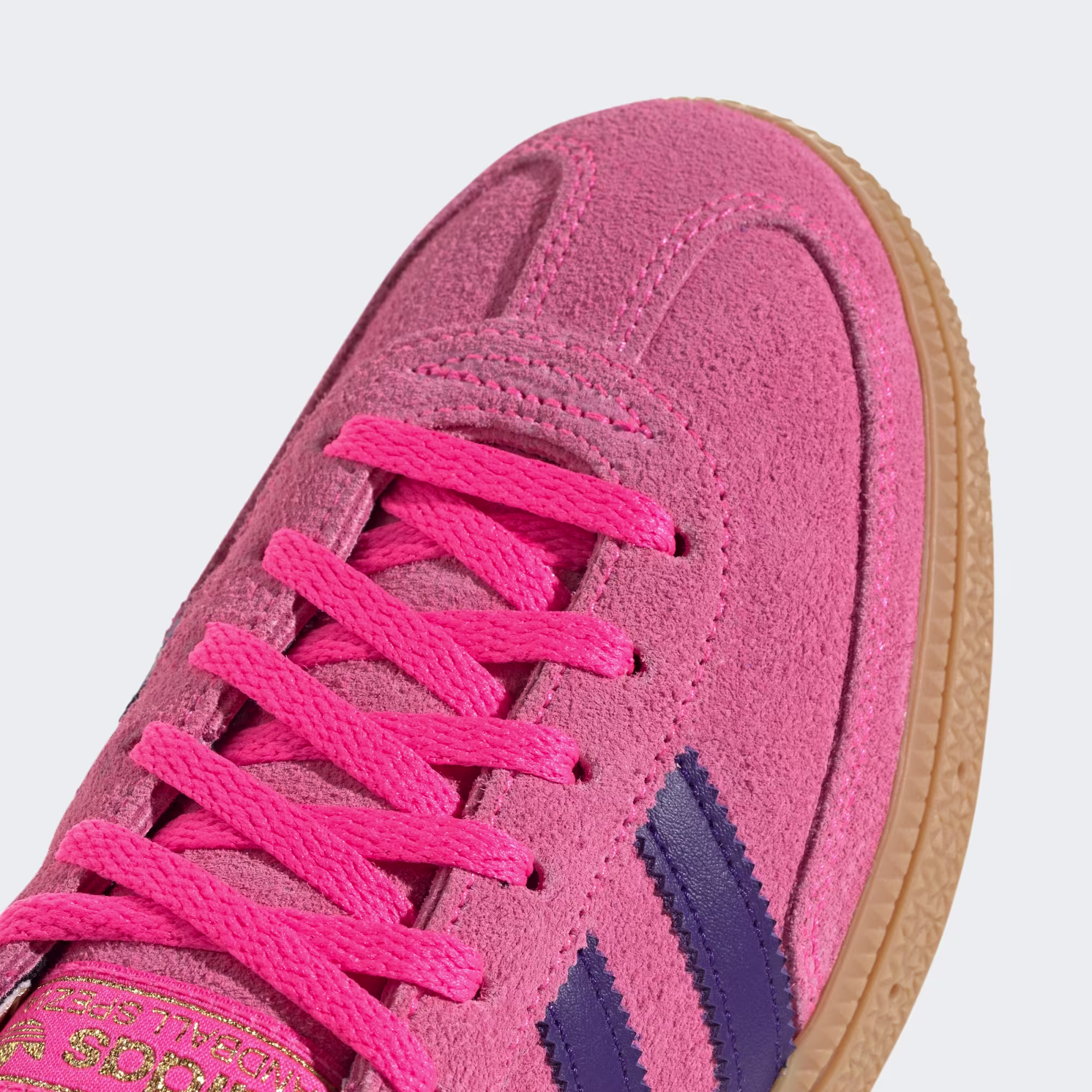 Adidas ქალის სპორტული ფეხსაცმელი