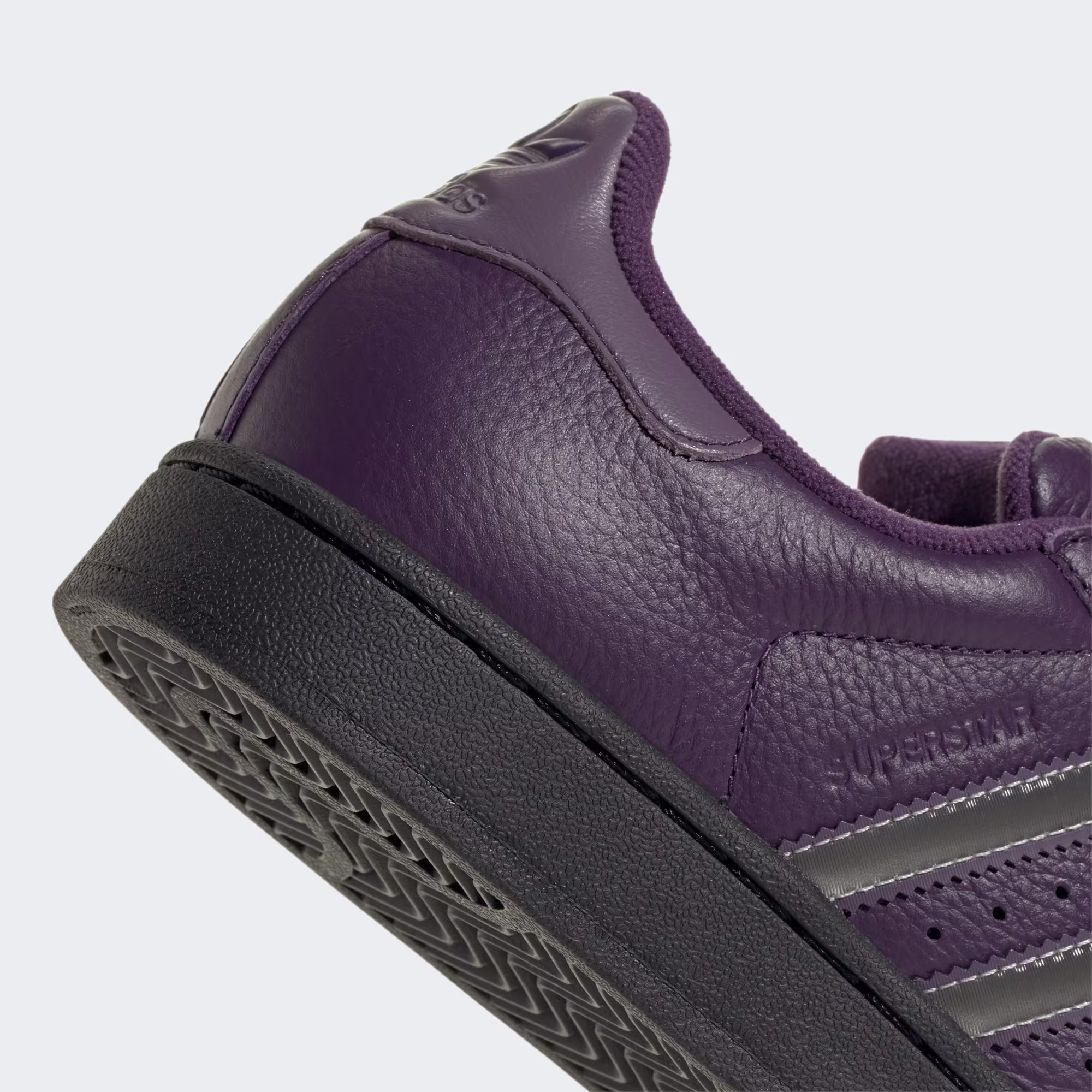 Adidas ქალის სპორტული ფეხსაცმელი