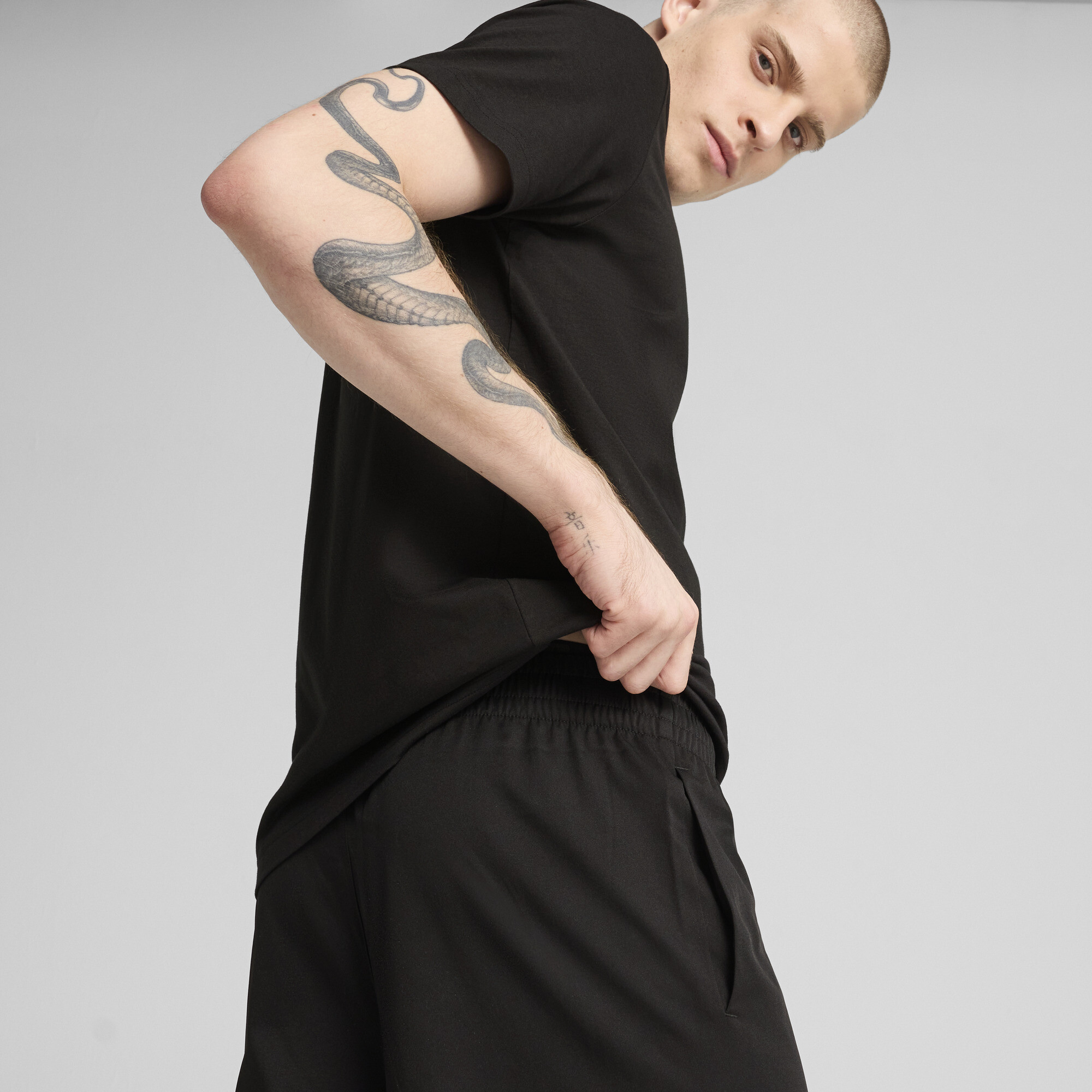 Puma შორტი ESS Puma Logo Woven Shorts 5"