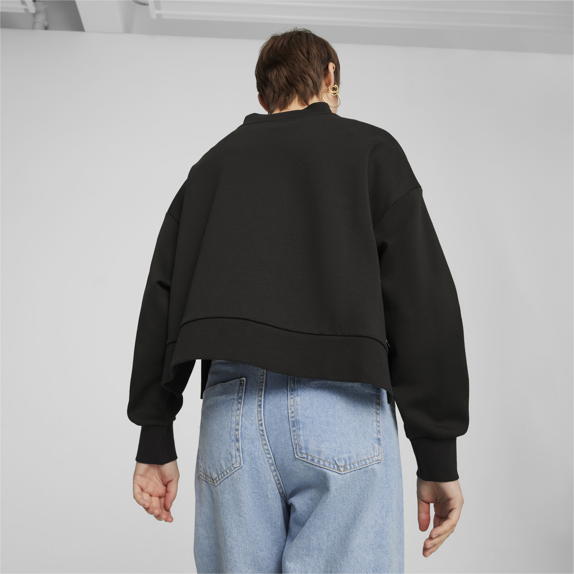 Puma ქალის ჯემპრი CLASSICS Oversized Crew DK PUMA Black