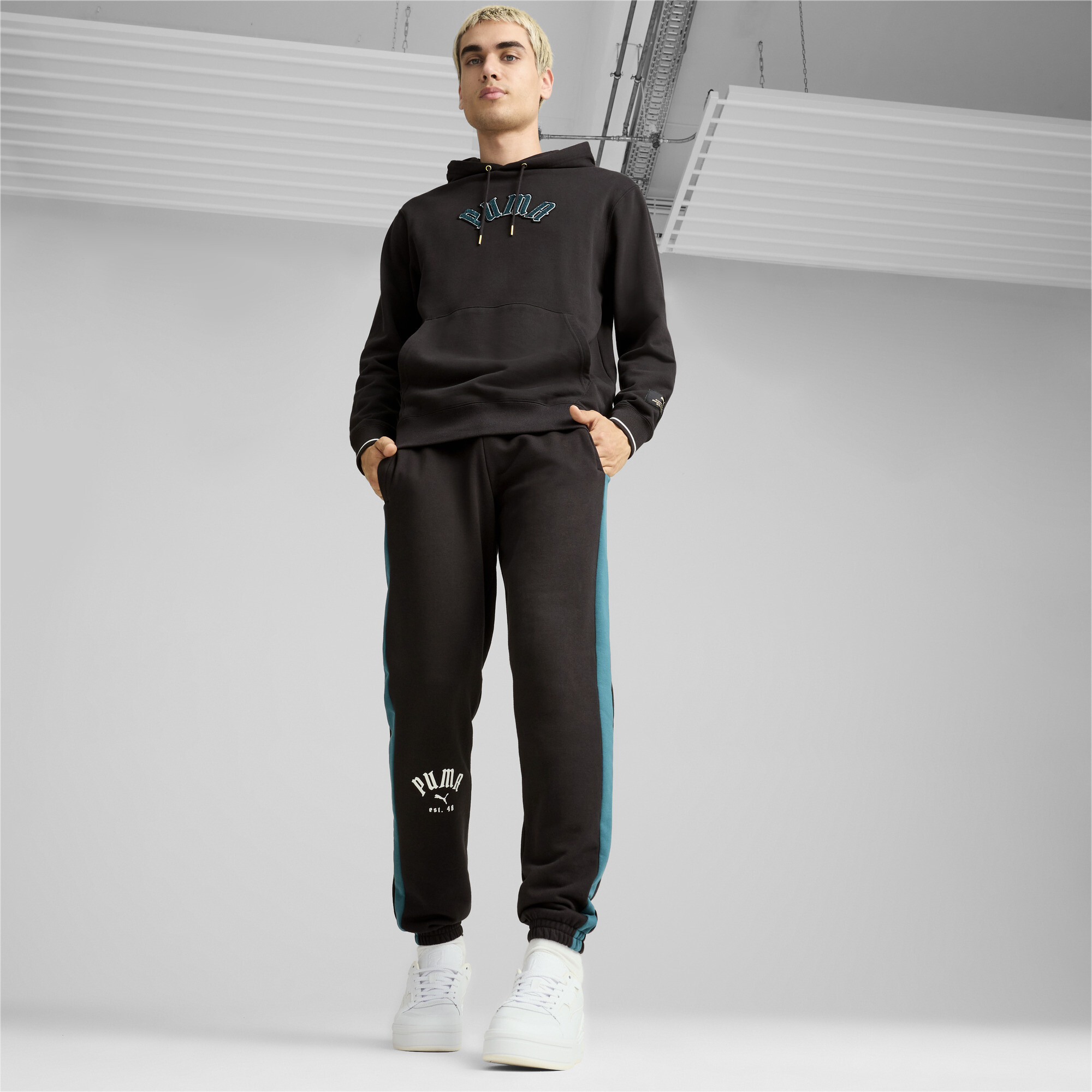 Puma შარვალი T7 PLAY.PARIS. Sweatpants TR PUMA Black