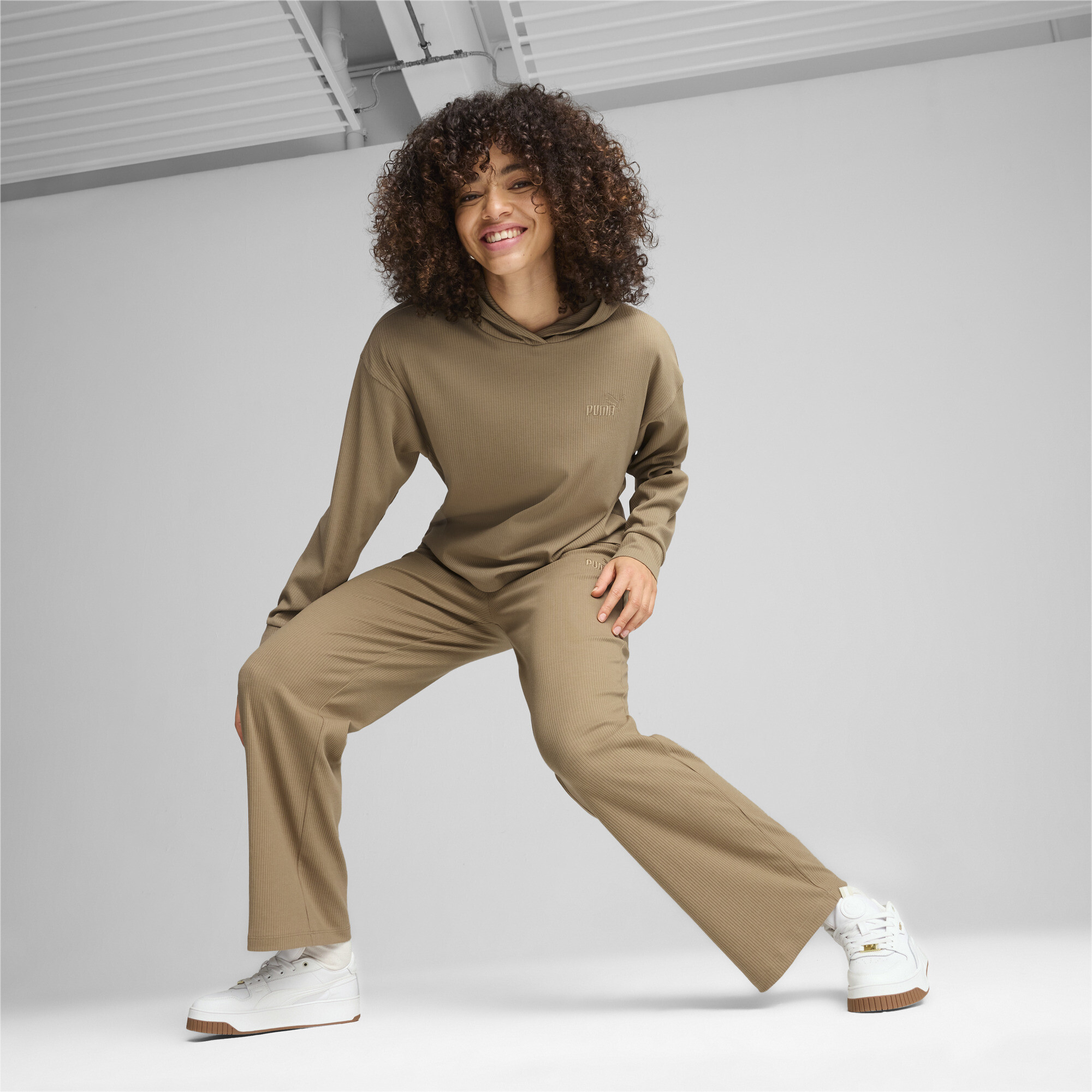 Puma ქალის შარვალი ESS ELEVATED High-Waist Straight Leg Pan