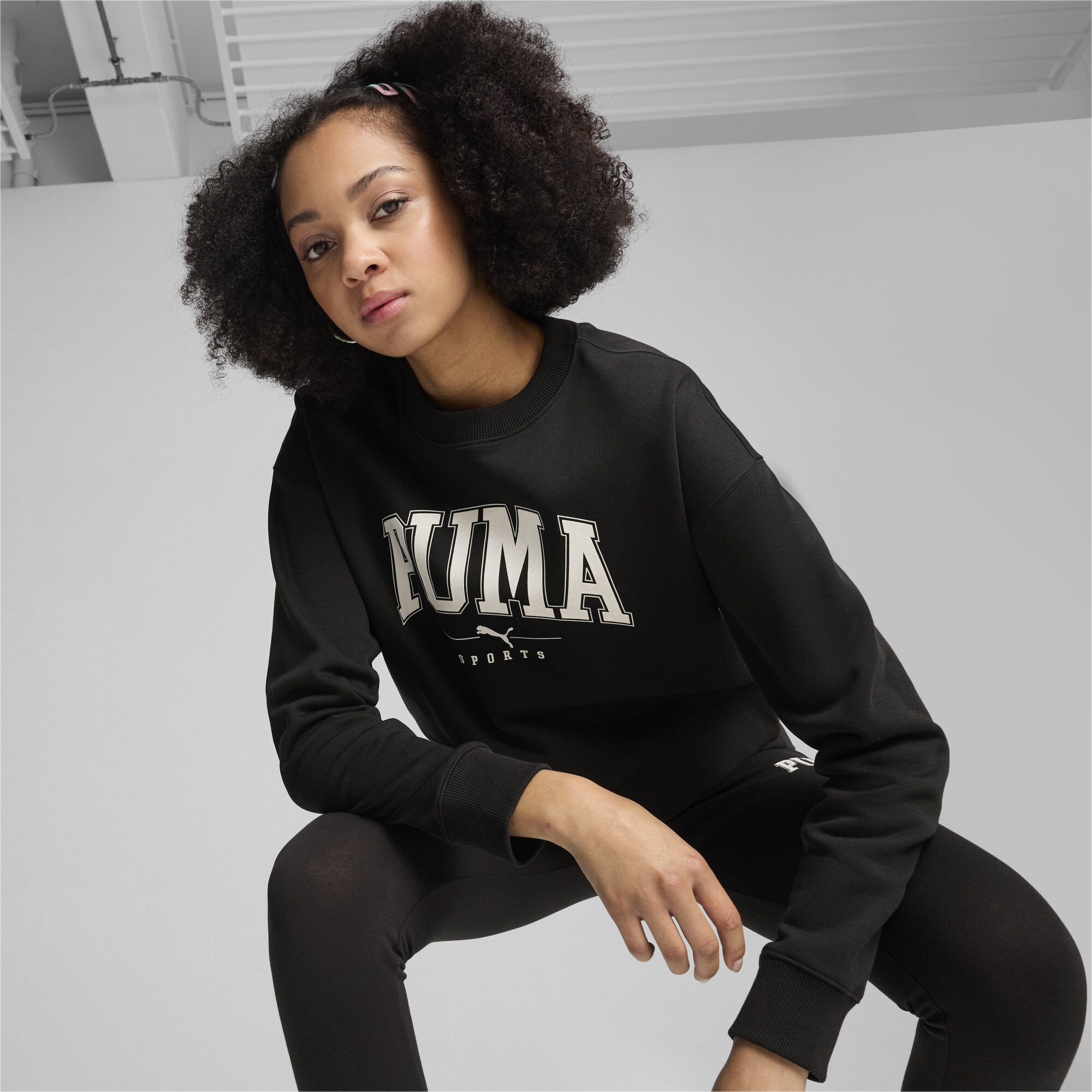 Puma ქალის ჯემპრი PUMA SQUAD Crew FL PUMA Black