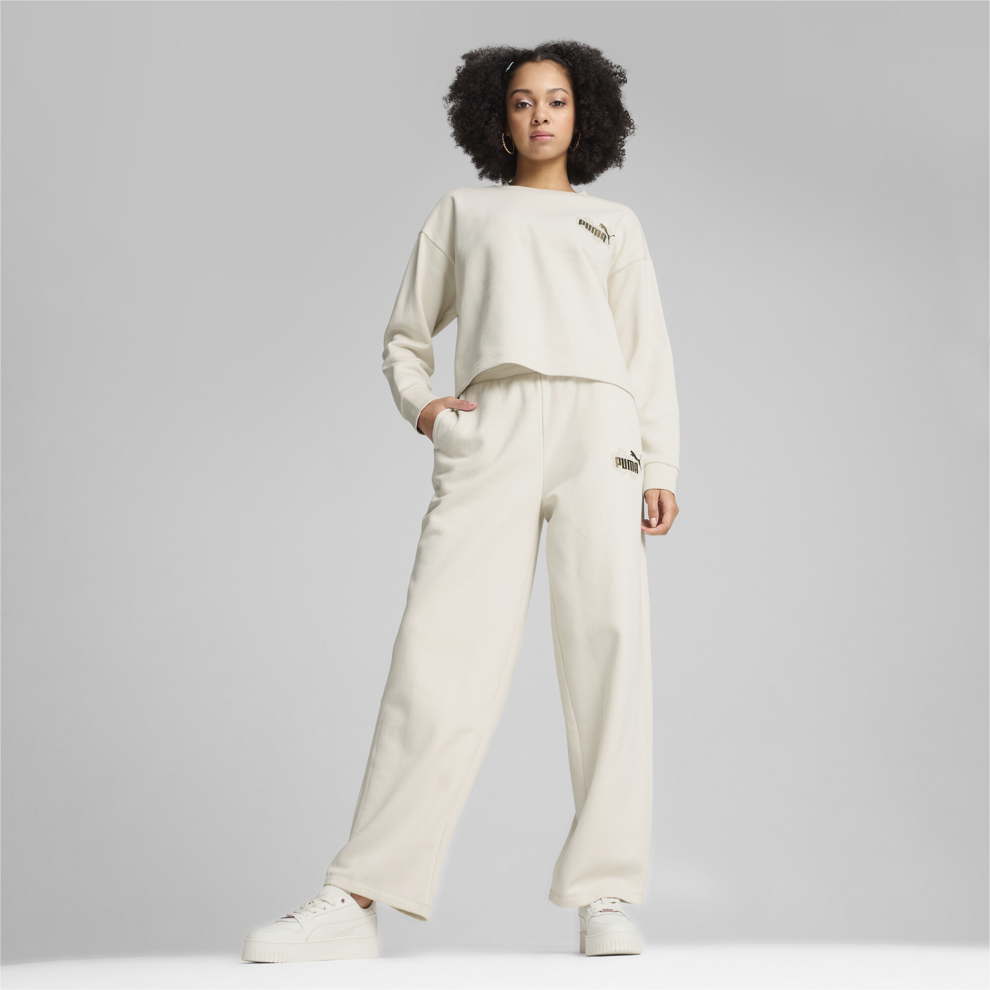 Puma ქალის ჯემპრი ESS+ Class Act Crew FL Alpine Snow