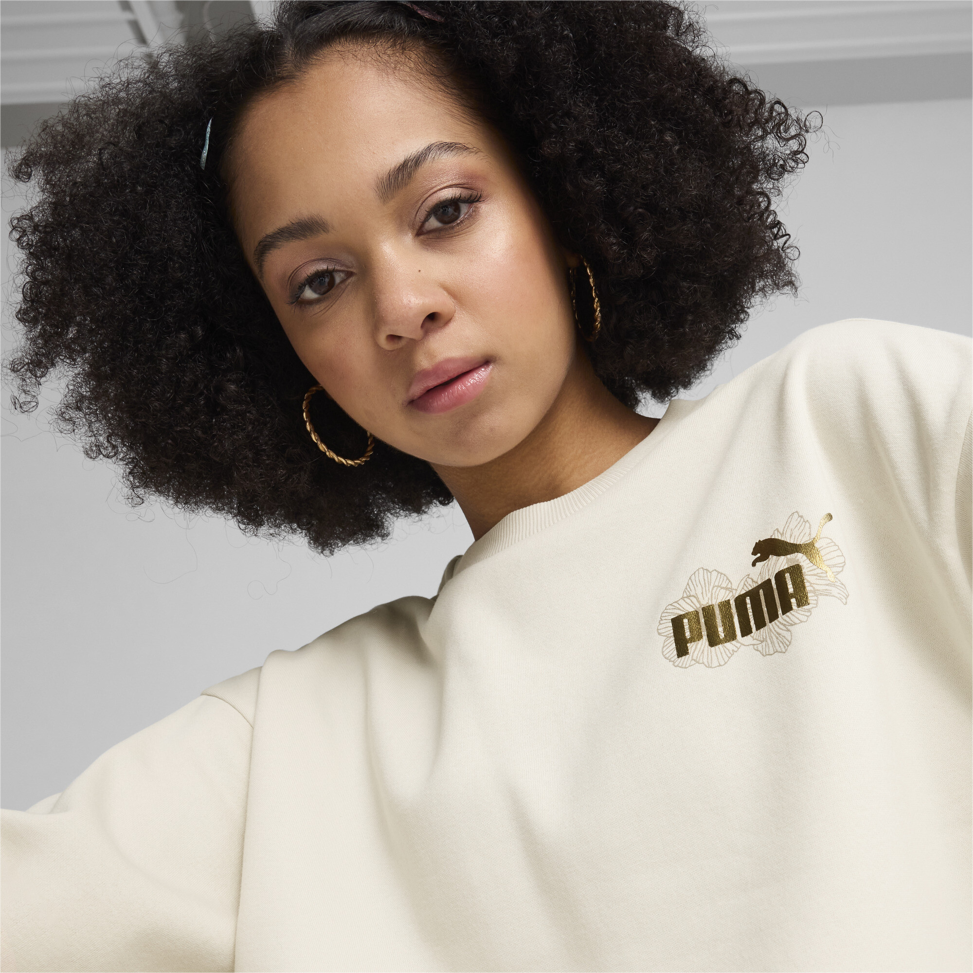 Puma ქალის ჯემპრი ESS+ Class Act Crew FL Alpine Snow