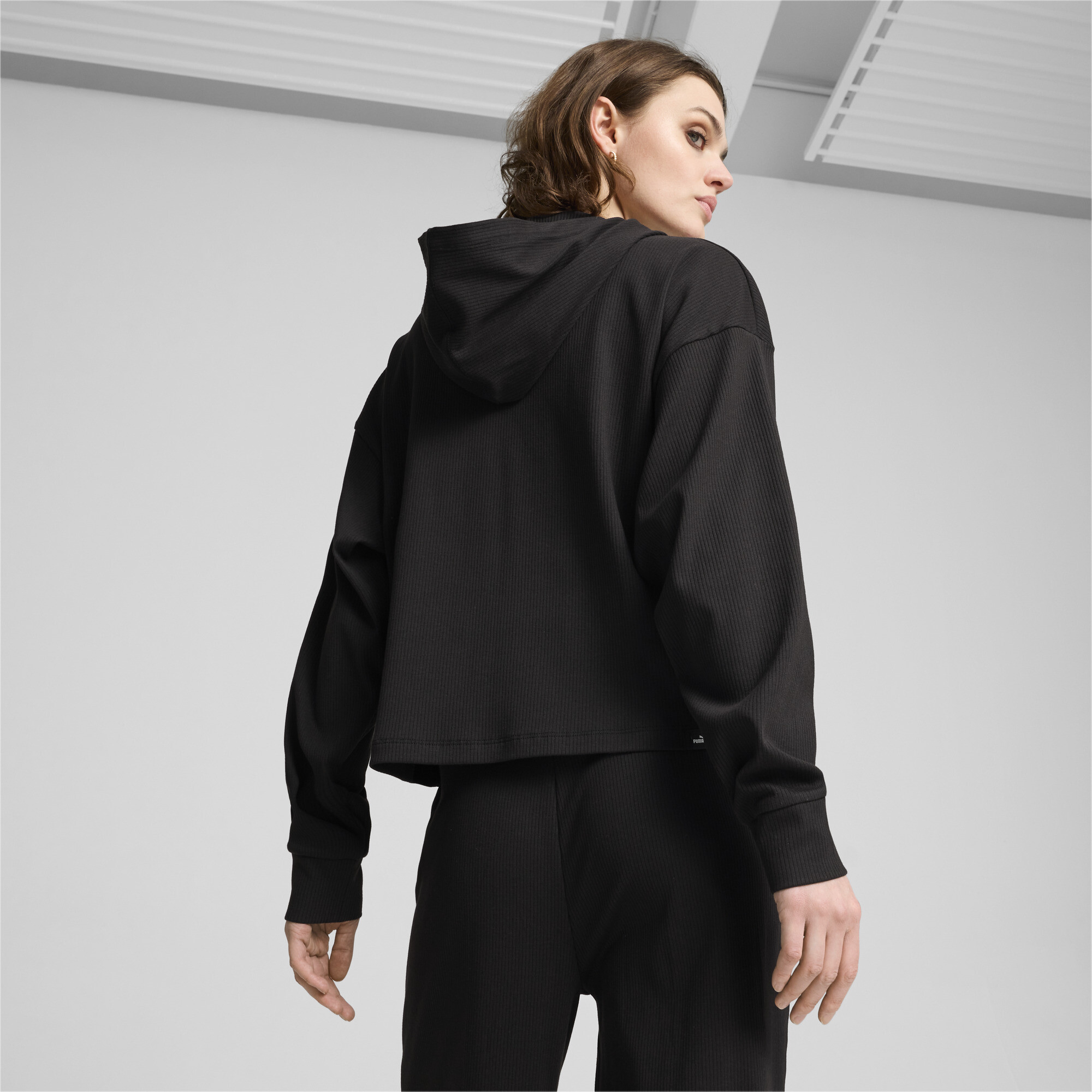 Puma ქალის ჯემპრი ESS ELEVATED Hoodie PUMA Black