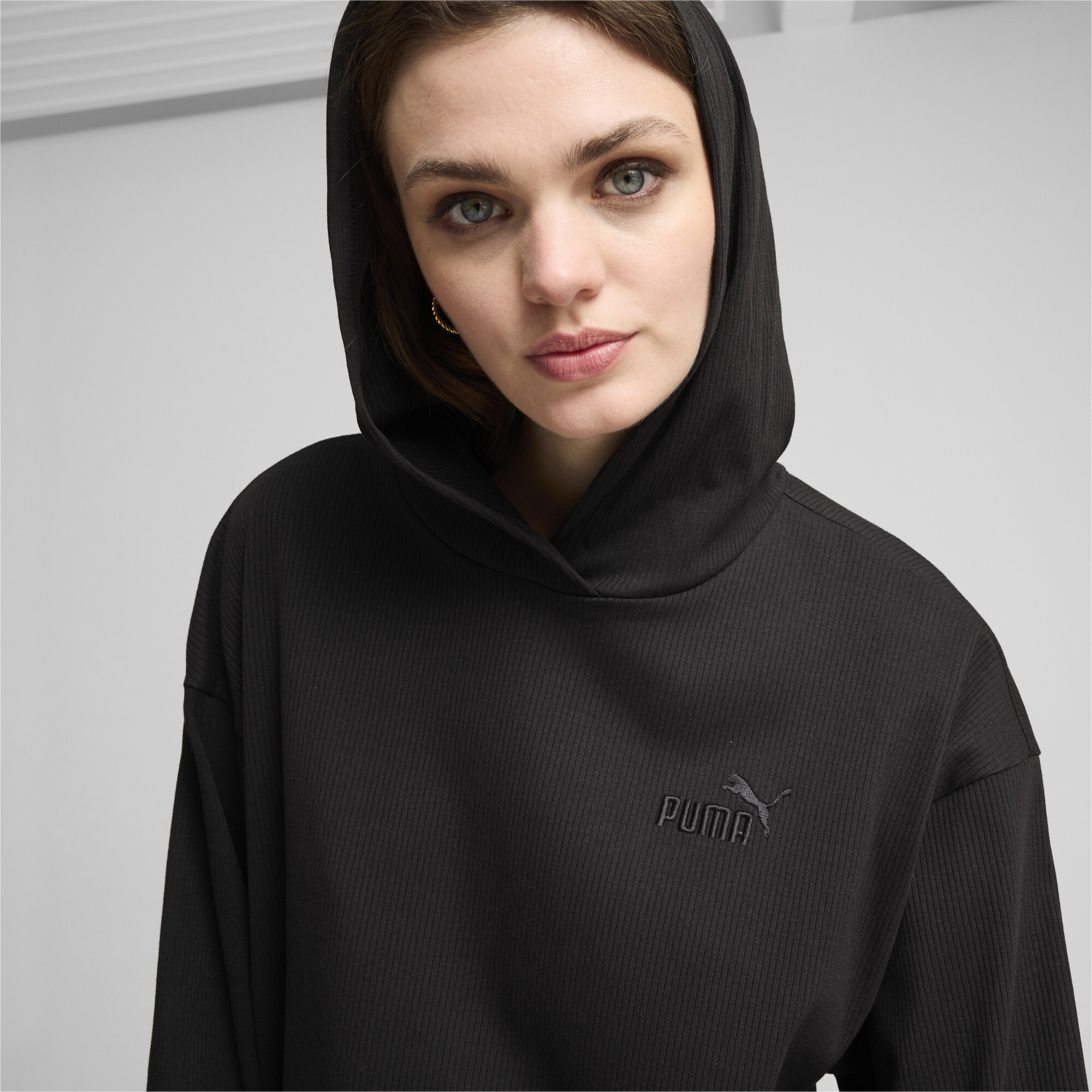 Puma ქალის ჯემპრი ESS ELEVATED Hoodie PUMA Black