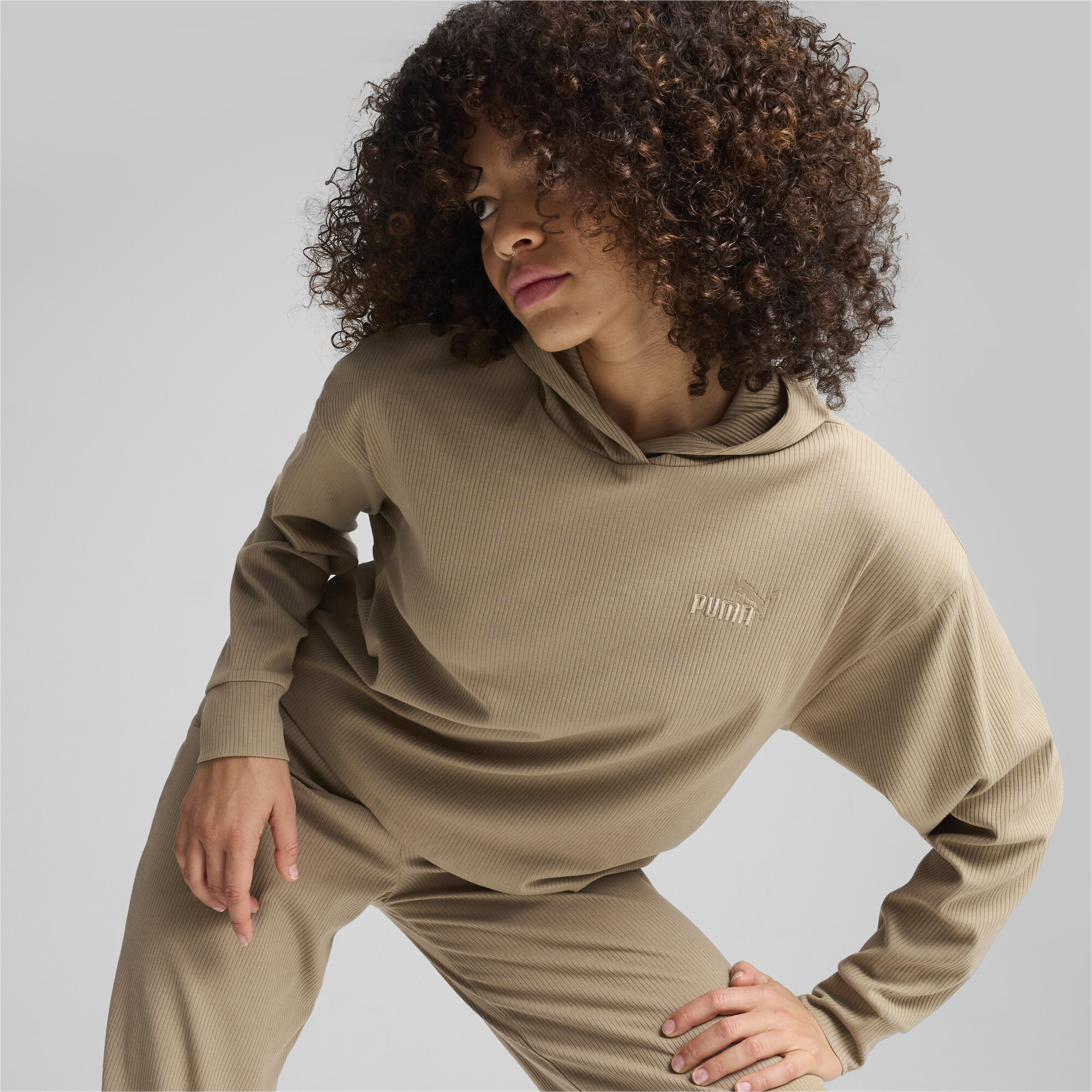 Puma ქალის ჯემპრი ESS ELEVATED Hoodie Oak Branch