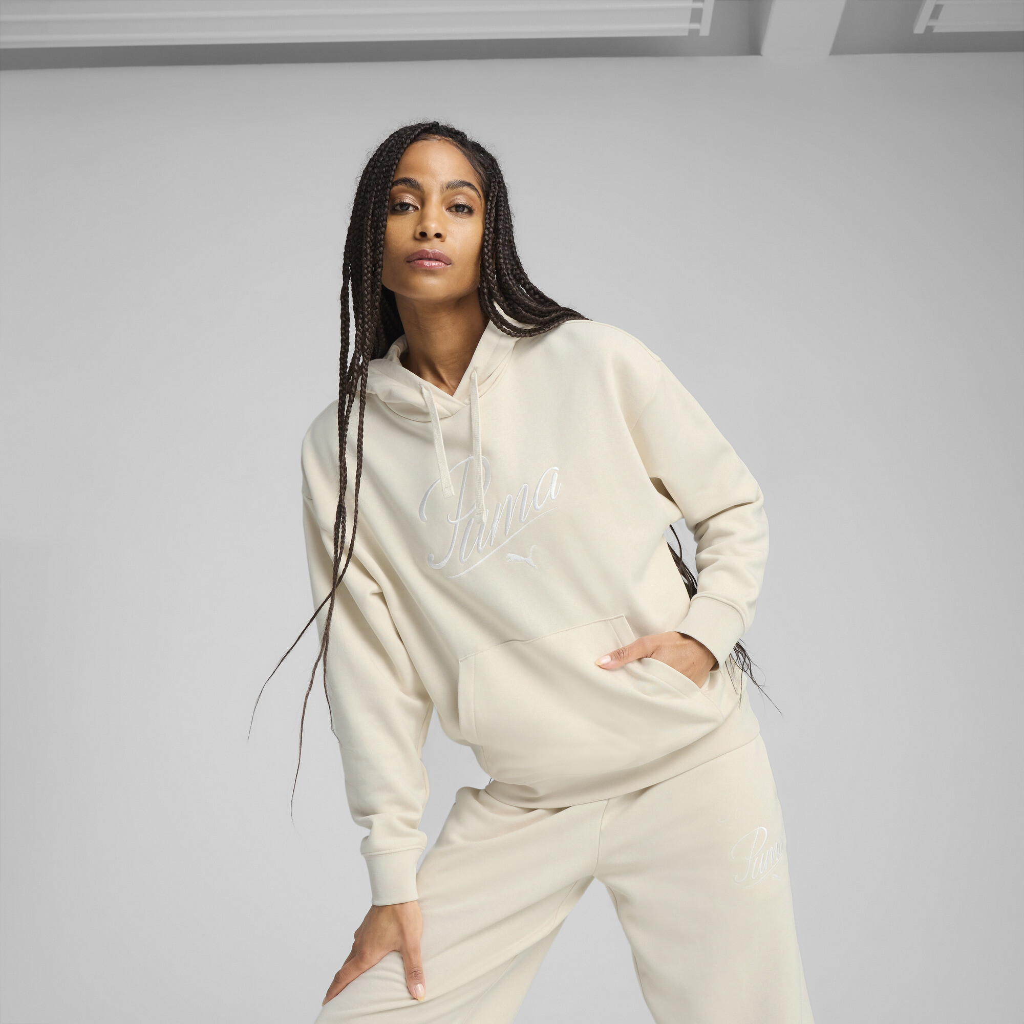 Puma ქალის ჯემპრი ESS SCRIPT Hoodie TR