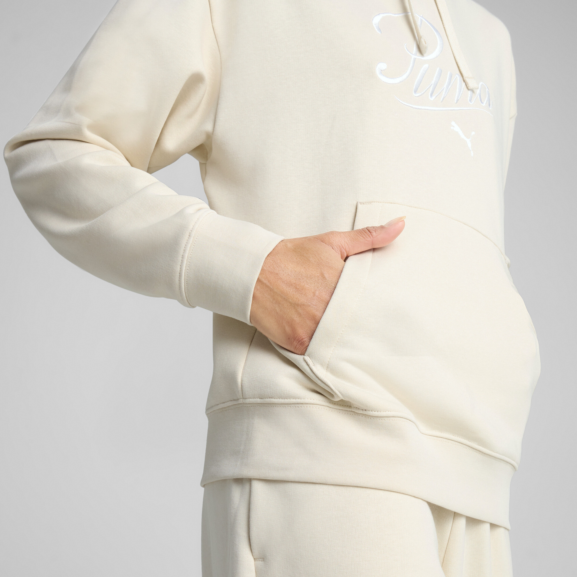 Puma ქალის ჯემპრი ESS SCRIPT Hoodie TR