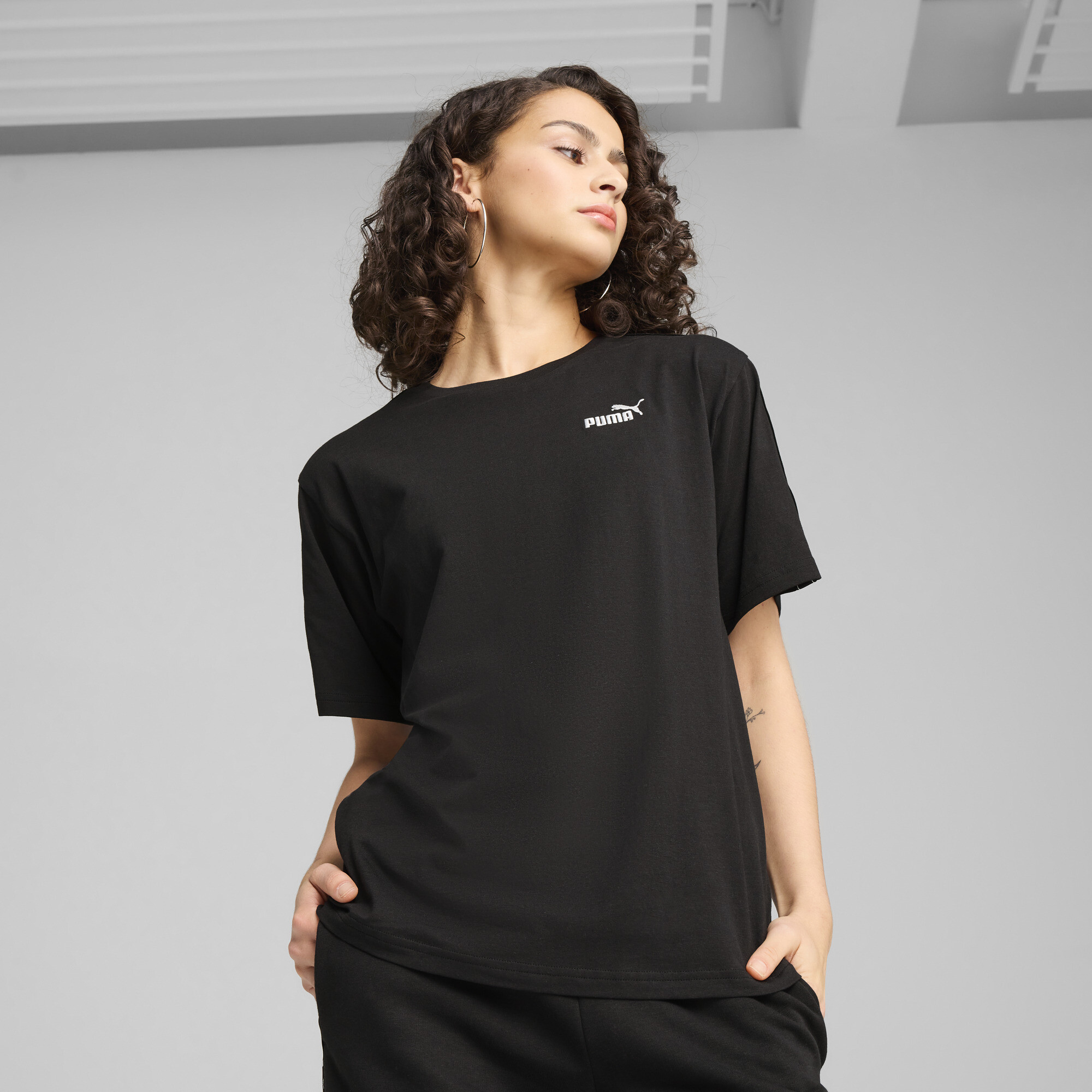 Puma ქალის მაისური ESS TAPE Tee