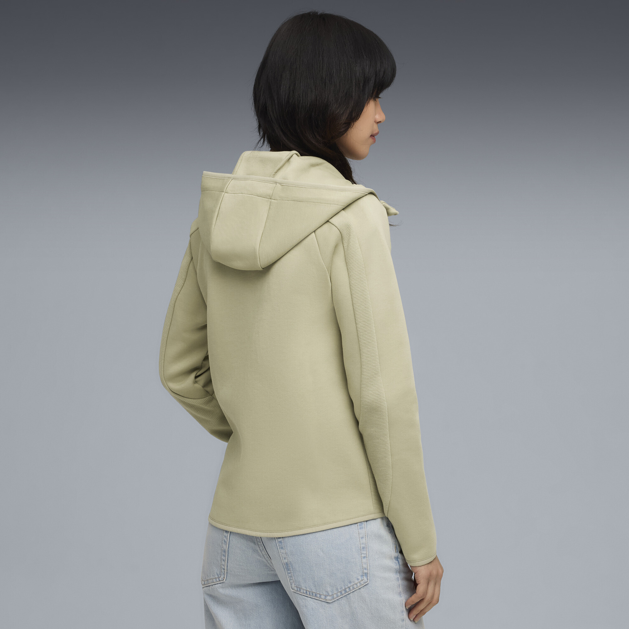 ქალის ჯემპრი