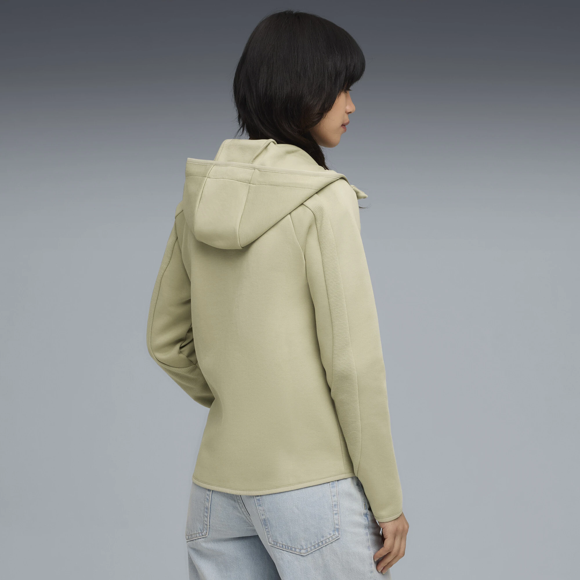 ქალის ჯემპრი