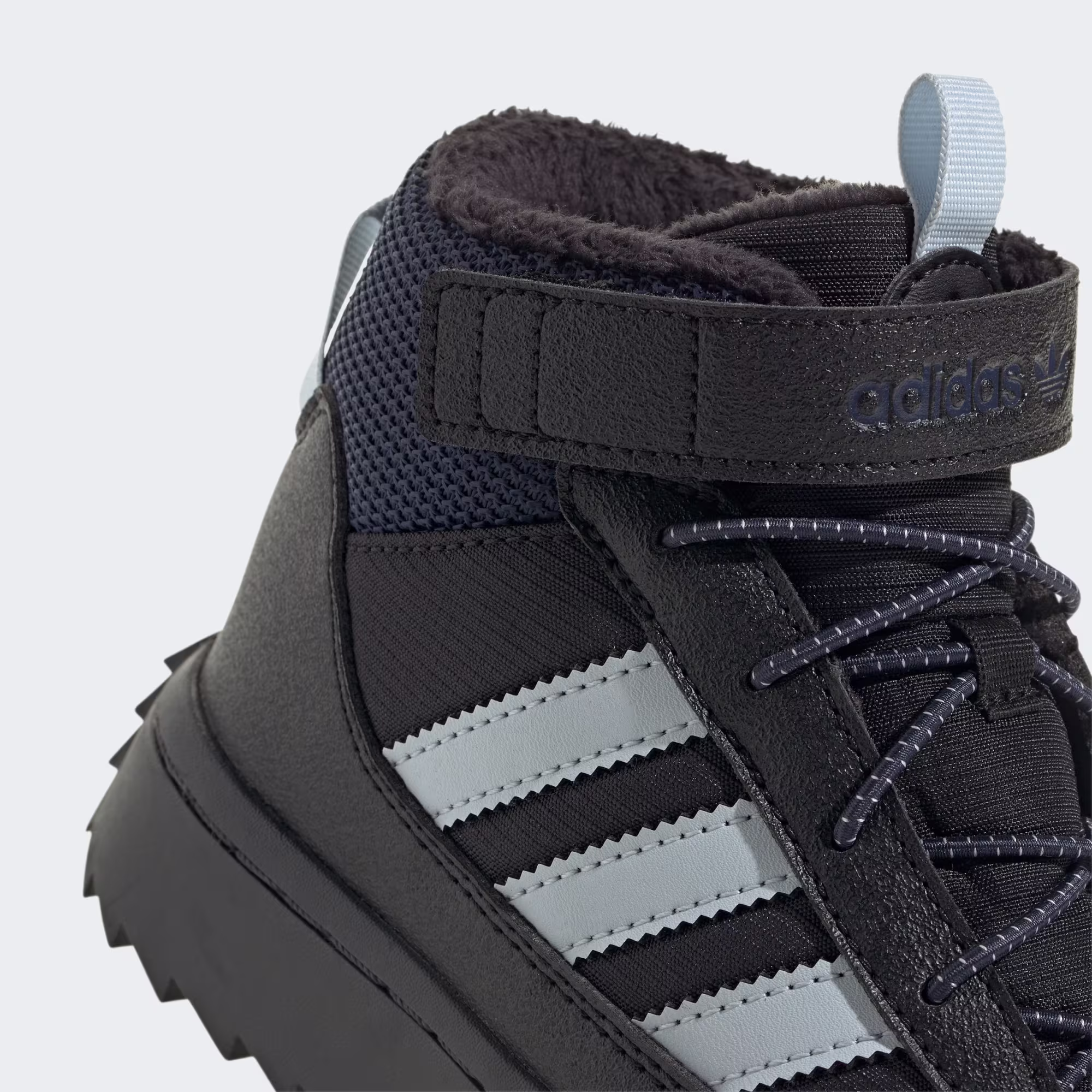 ბავშვის სპორტული ფეხსაცმელი