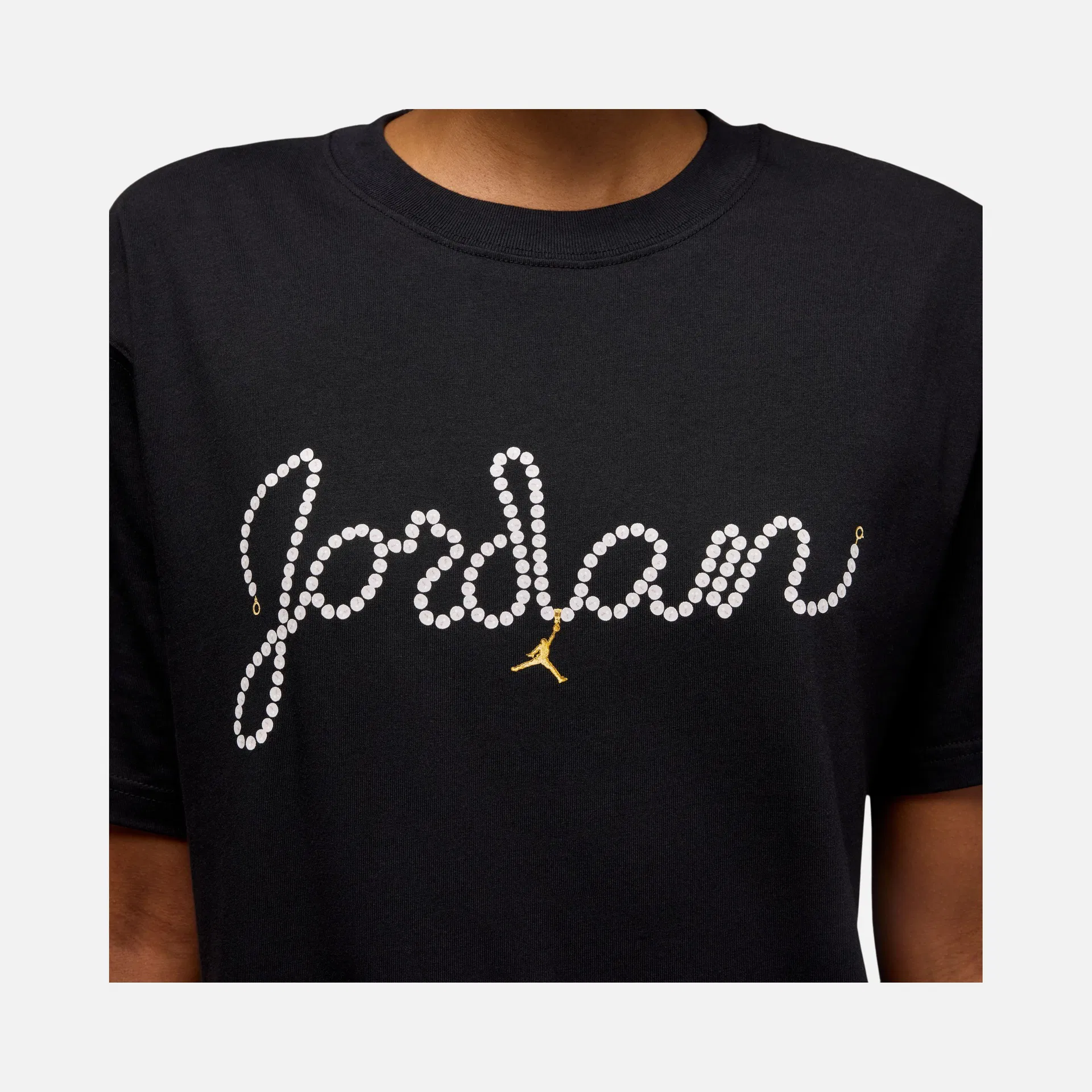 ქალის მაისური