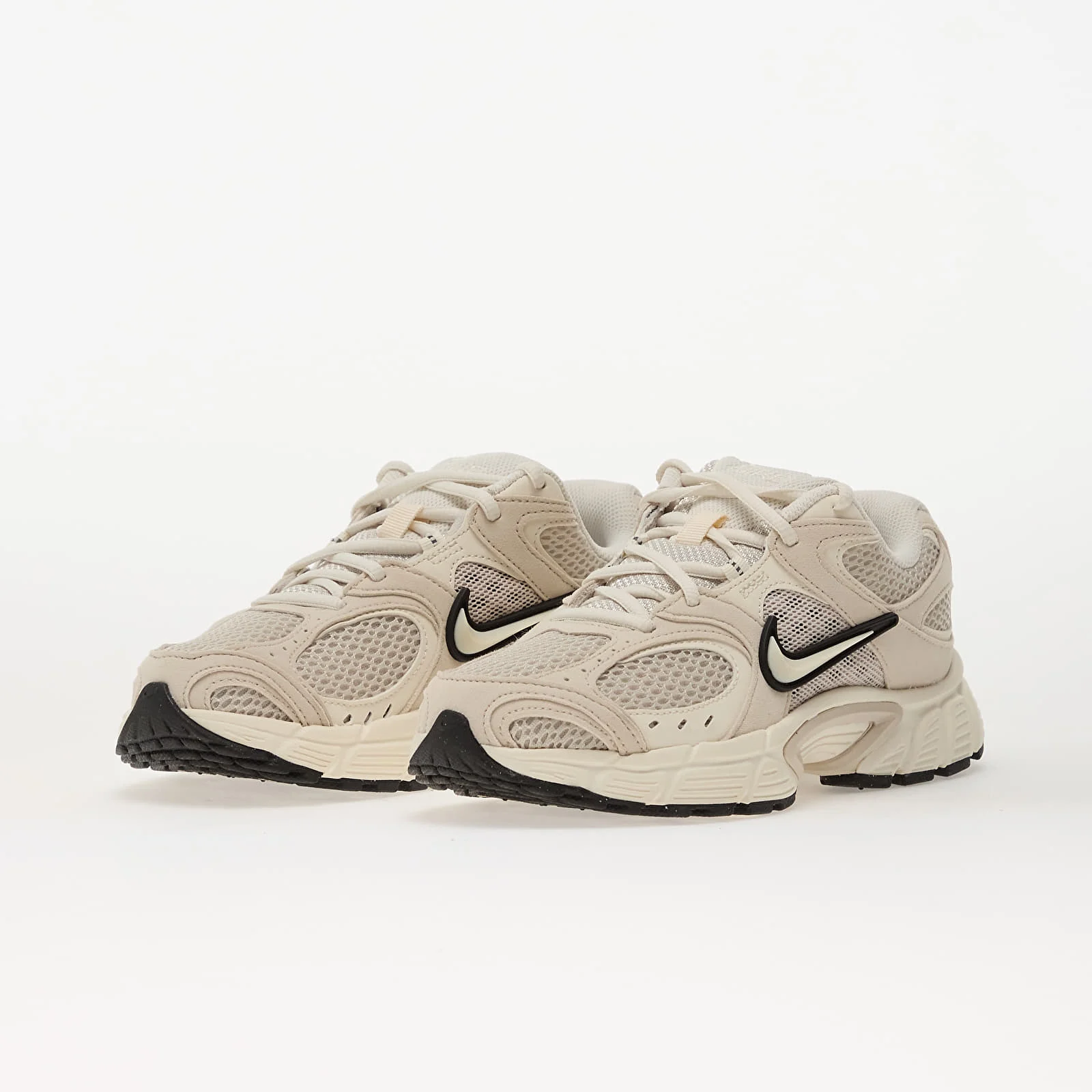 ქალის სპორტული ფეხსაცმელი