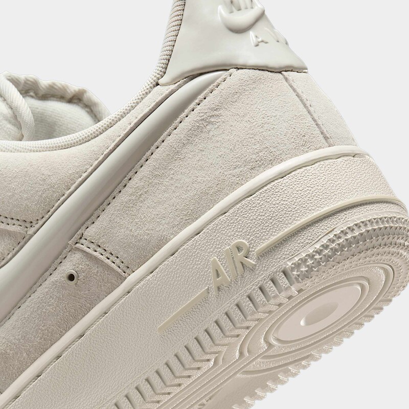 ქალის სპორტული ფეხსაცმელი