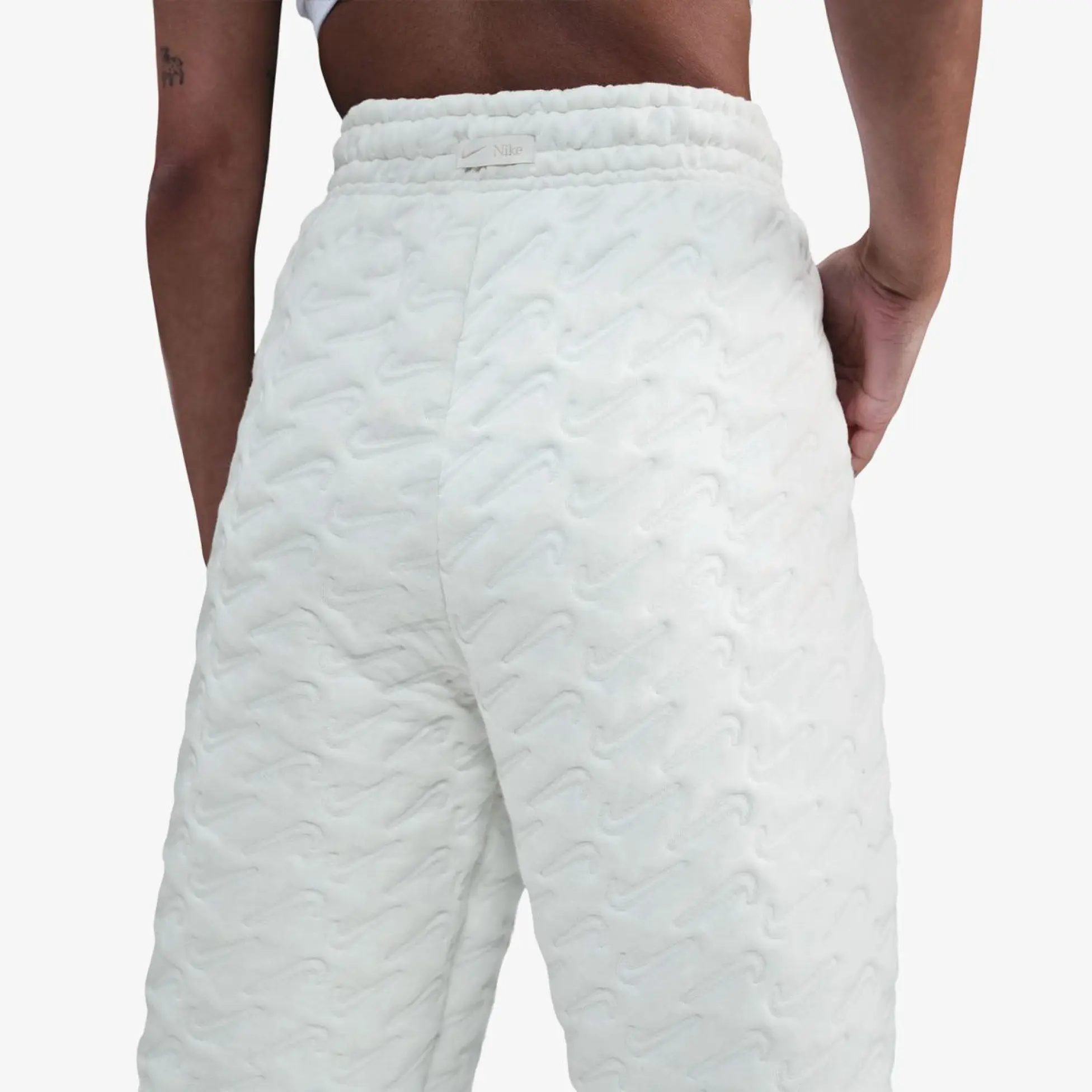 ქალის შარვალი