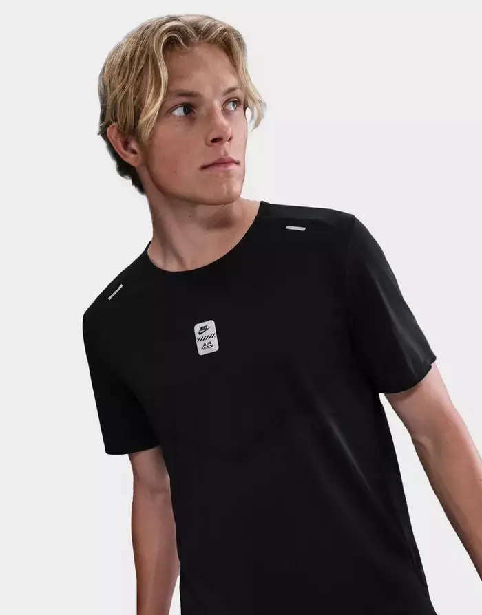 Nike მამაკაცის მაისური