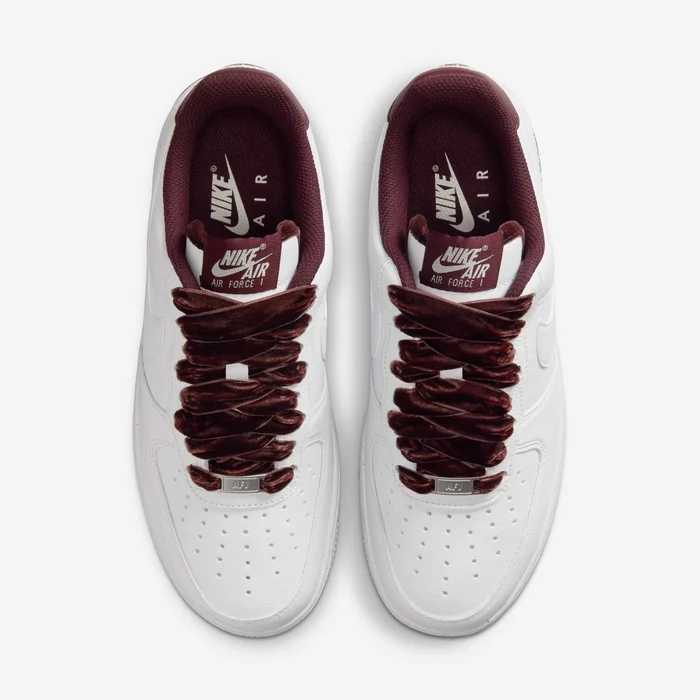 ქალის სპორტული ფეხსაცმელი