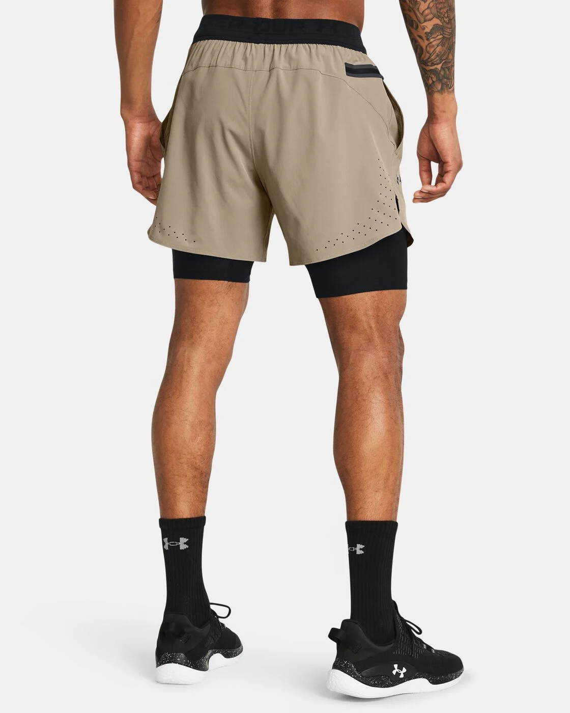 Under Armour მამაკაცის შორტი