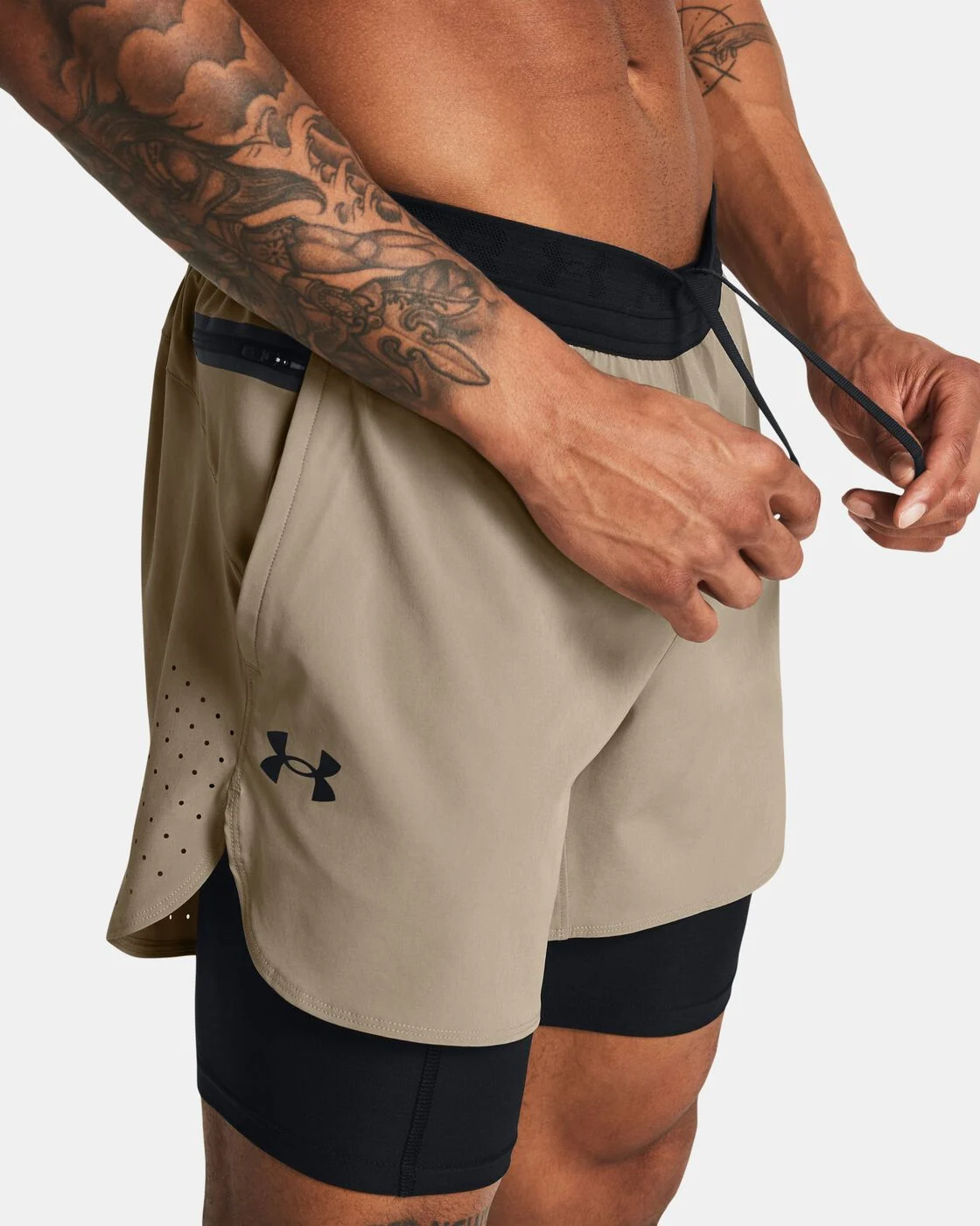 Under Armour მამაკაცის შორტი