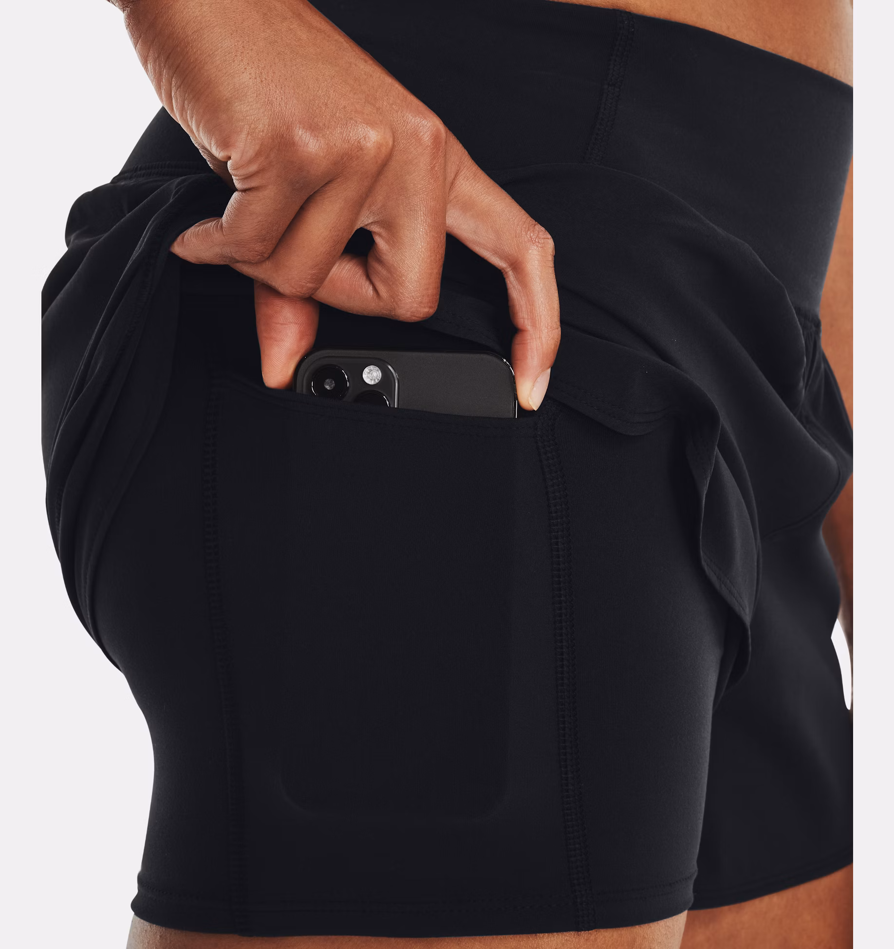 ქალის შორტი