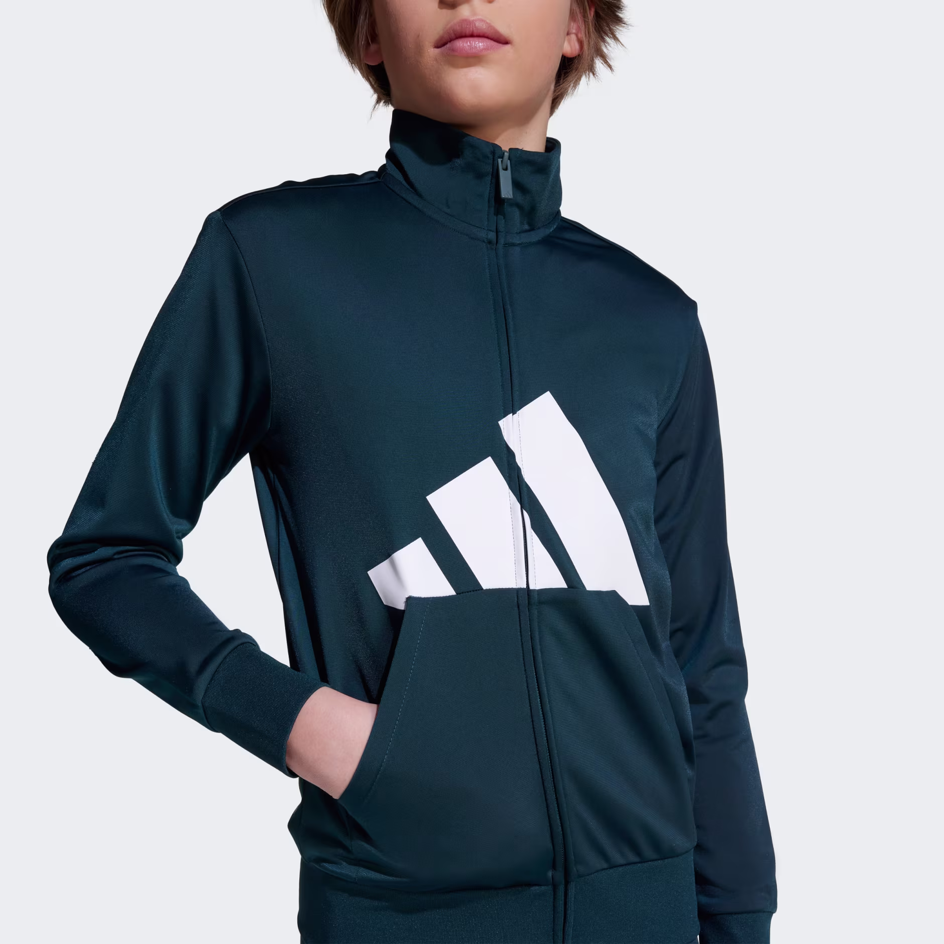 ბავშვის სპორტული კომპლექტი