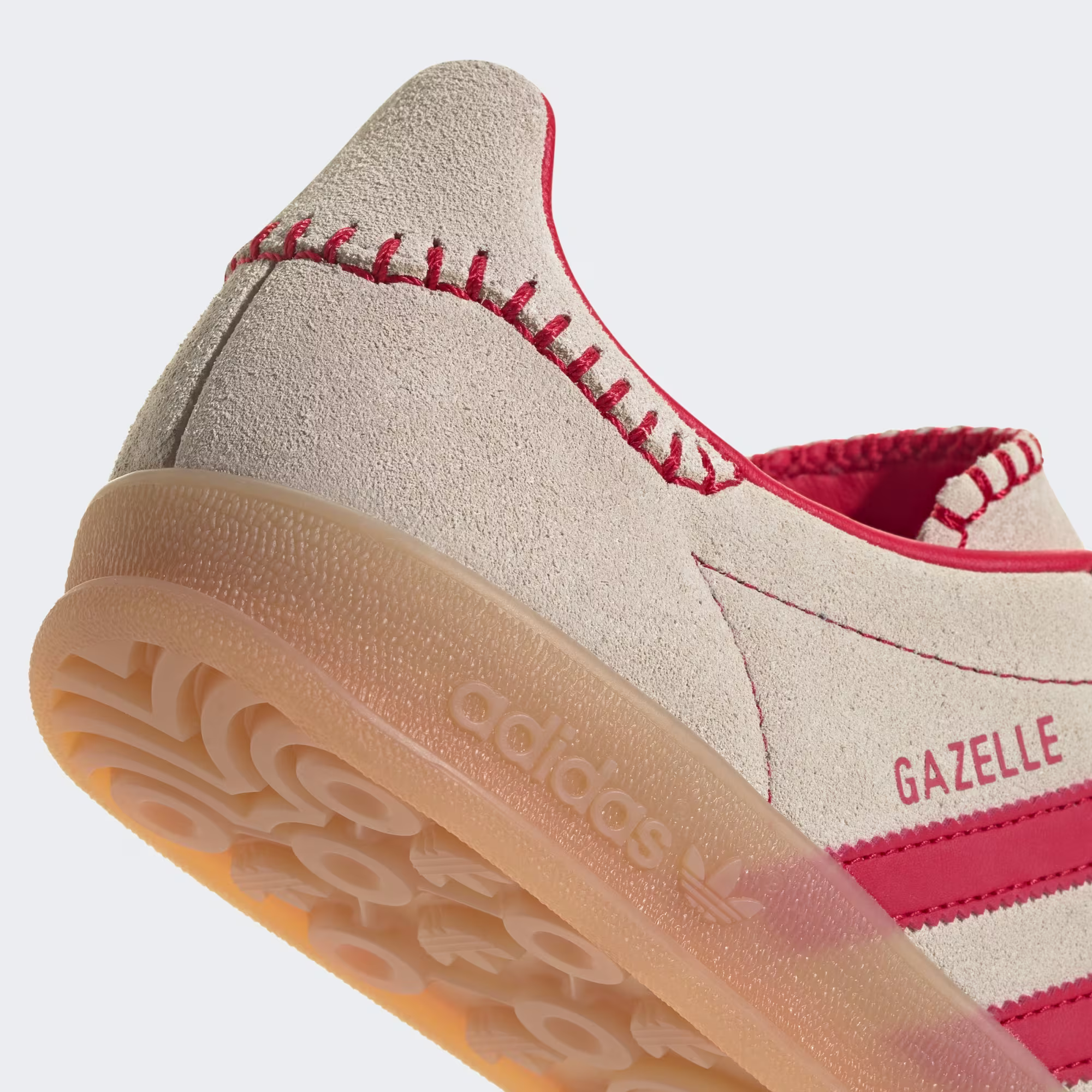 ქალის სპორტული ფეხსაცმელი