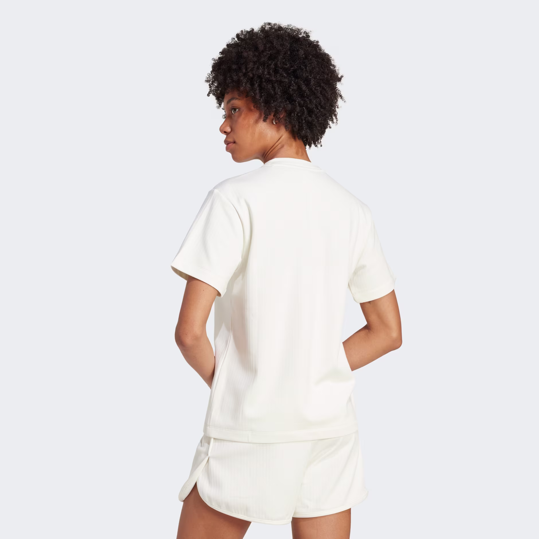 ქალის მაისური