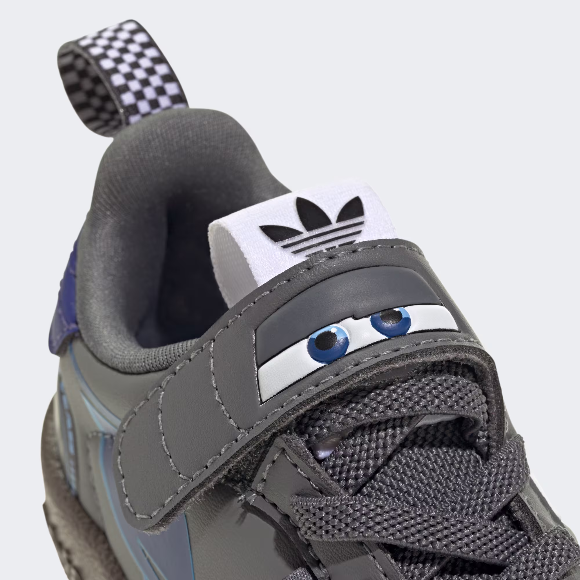 ბავშვის სპორტული ფეხსაცმელი