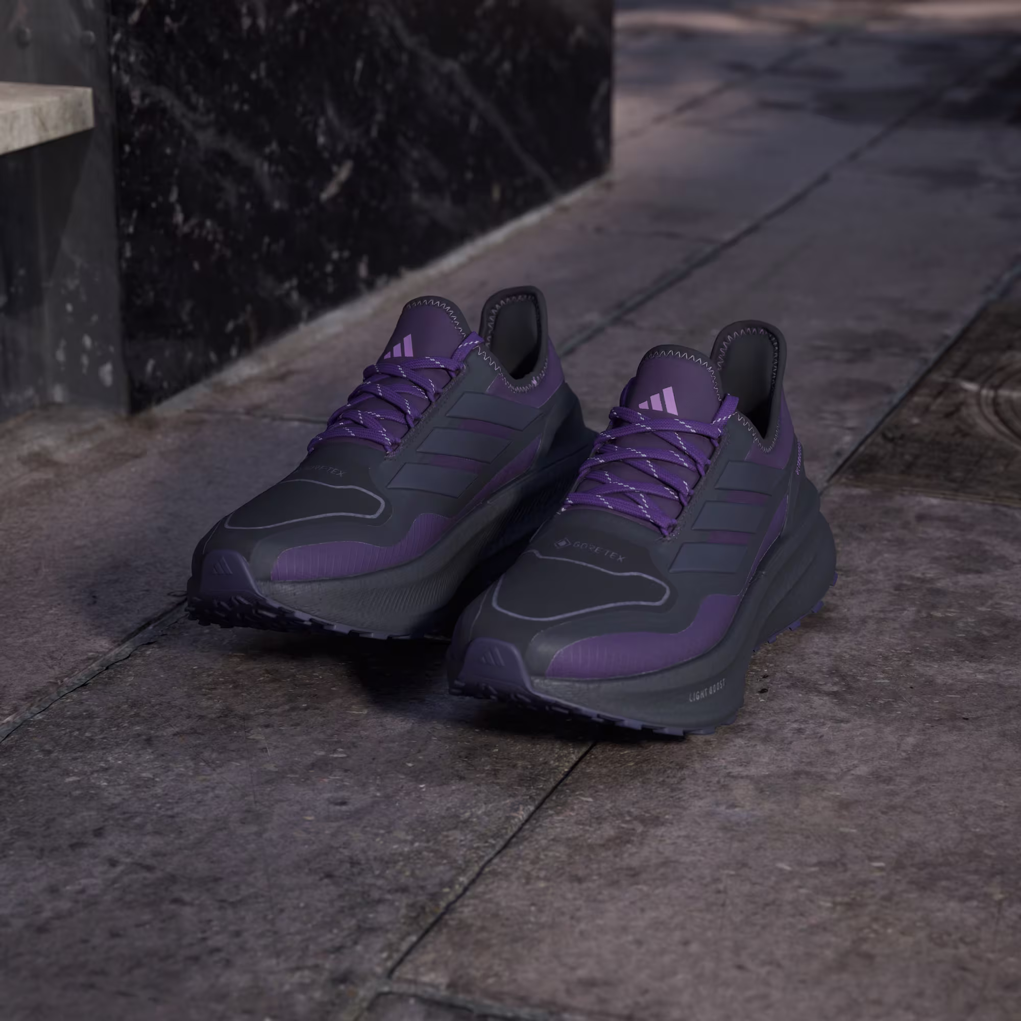 ქალის სპორტული ფეხსაცმელი