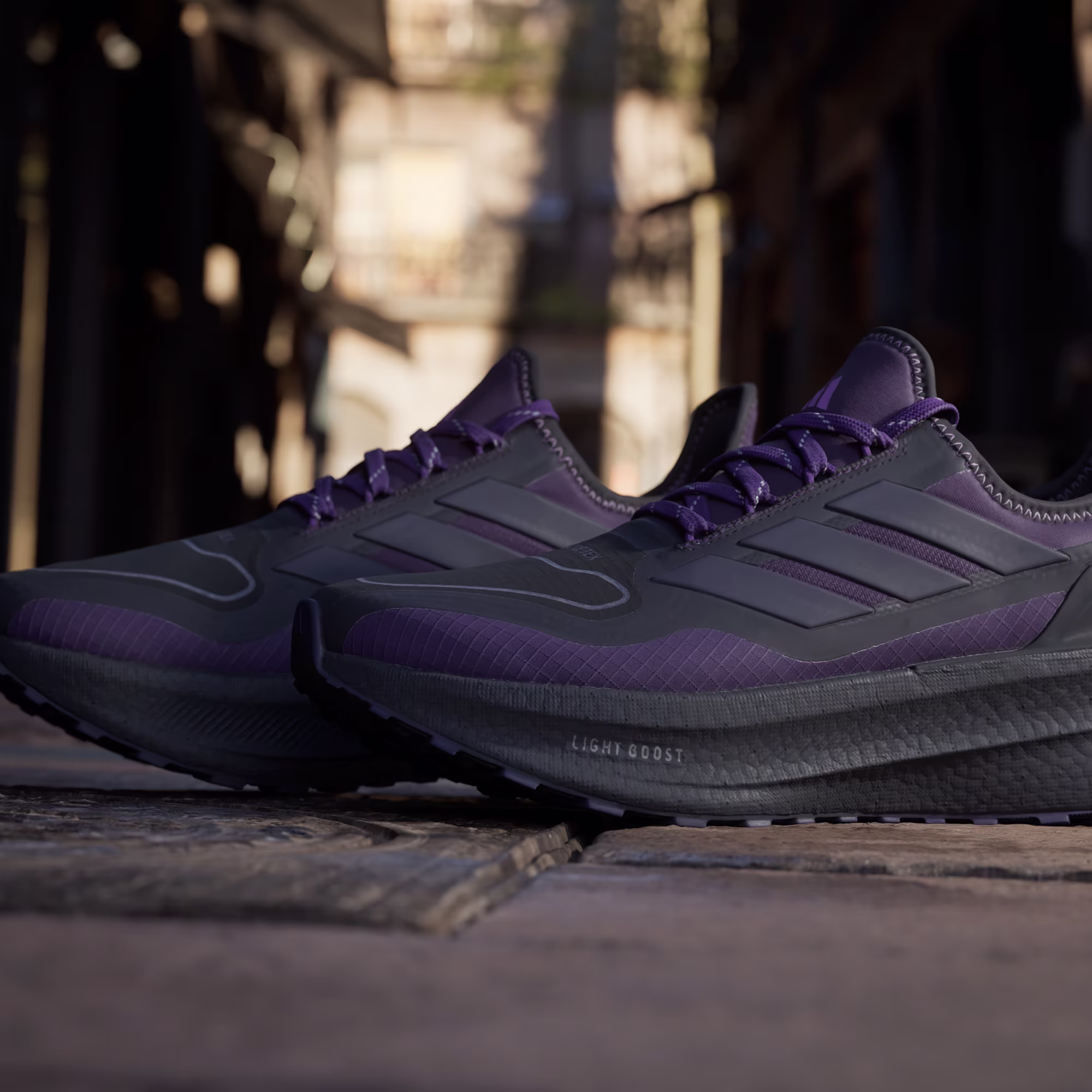 ქალის სპორტული ფეხსაცმელი