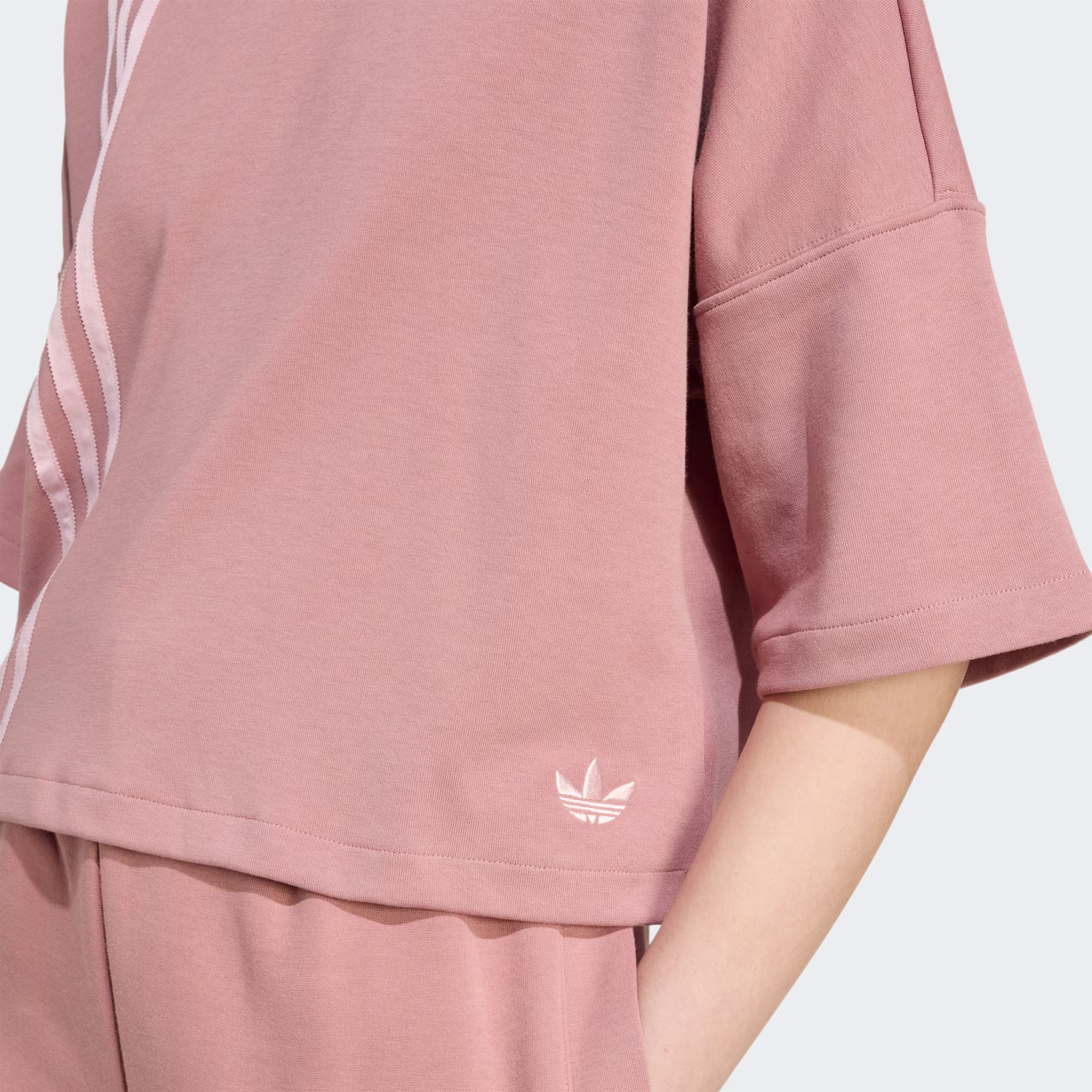 ქალის მაისური