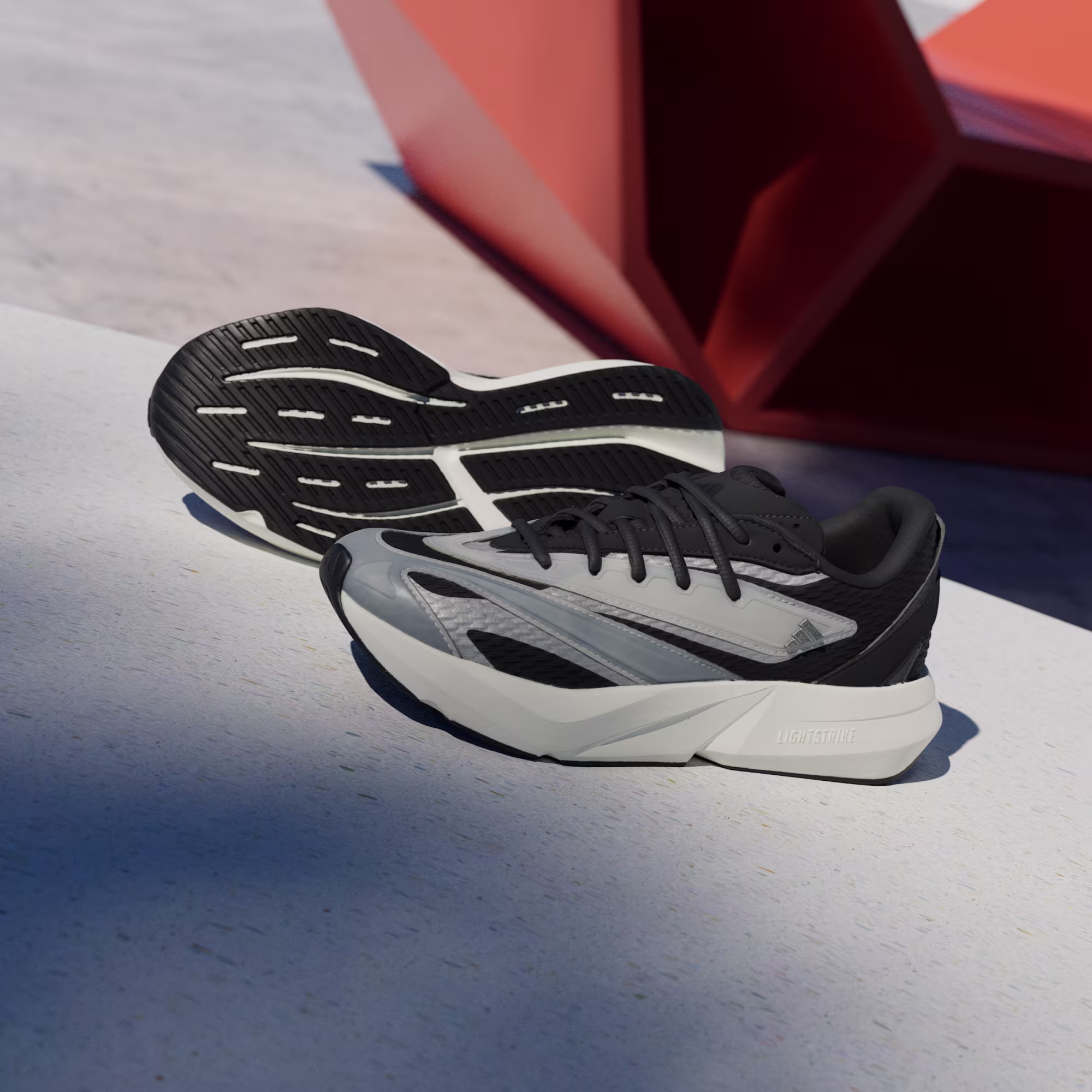 ქალის სპორტული ფეხსაცმელი