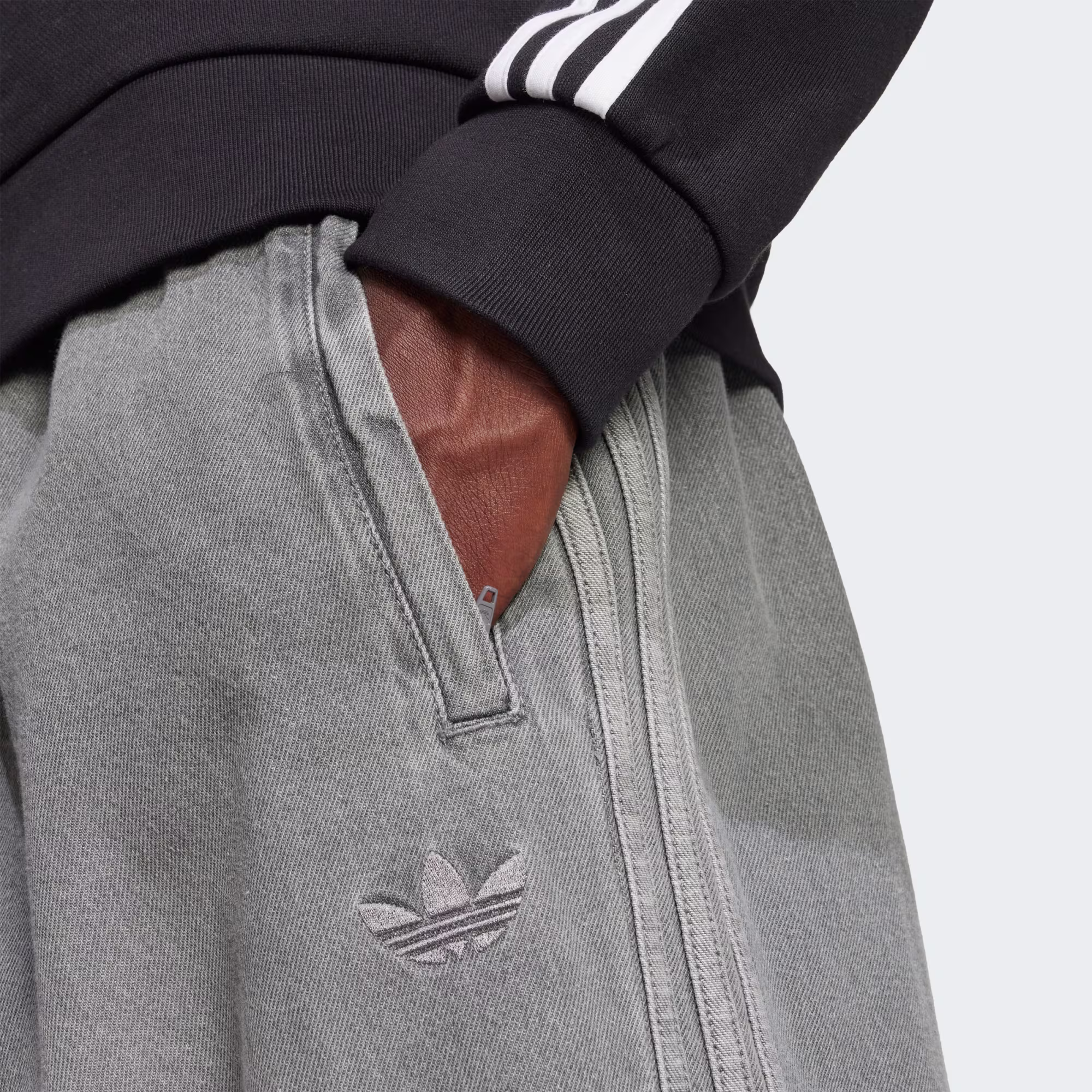 Adidas მამაკაცის შარვალი