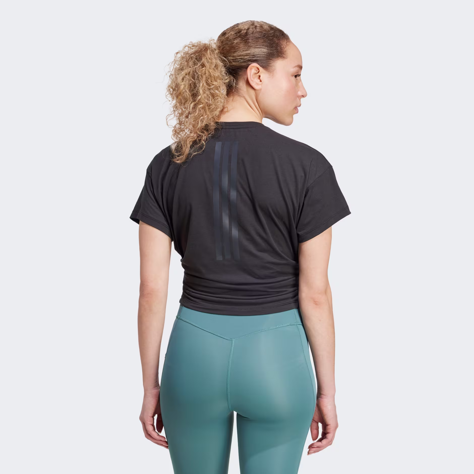 ქალის მაისური