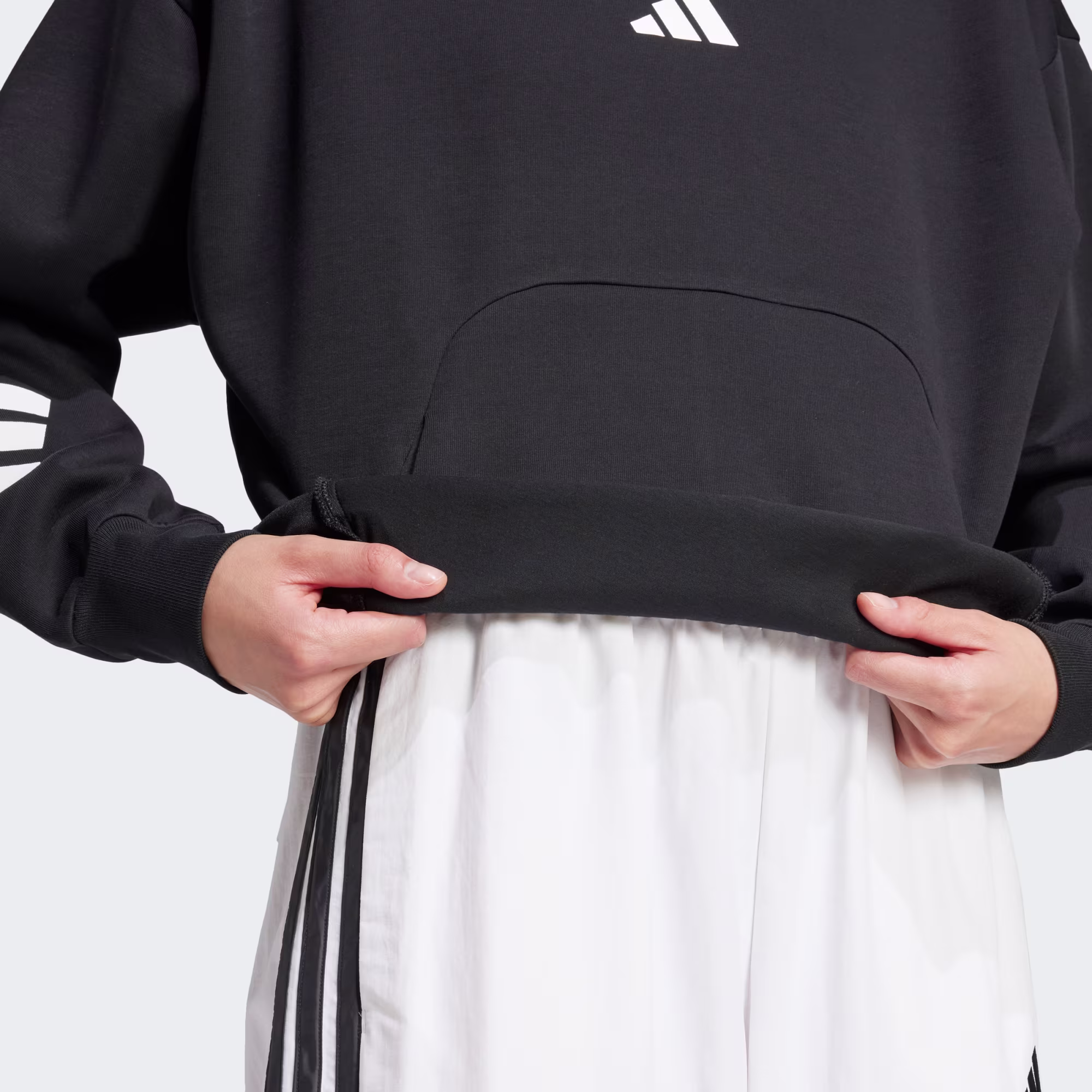 Adidas ქალის ჯემპრი W FI 3S OH HD