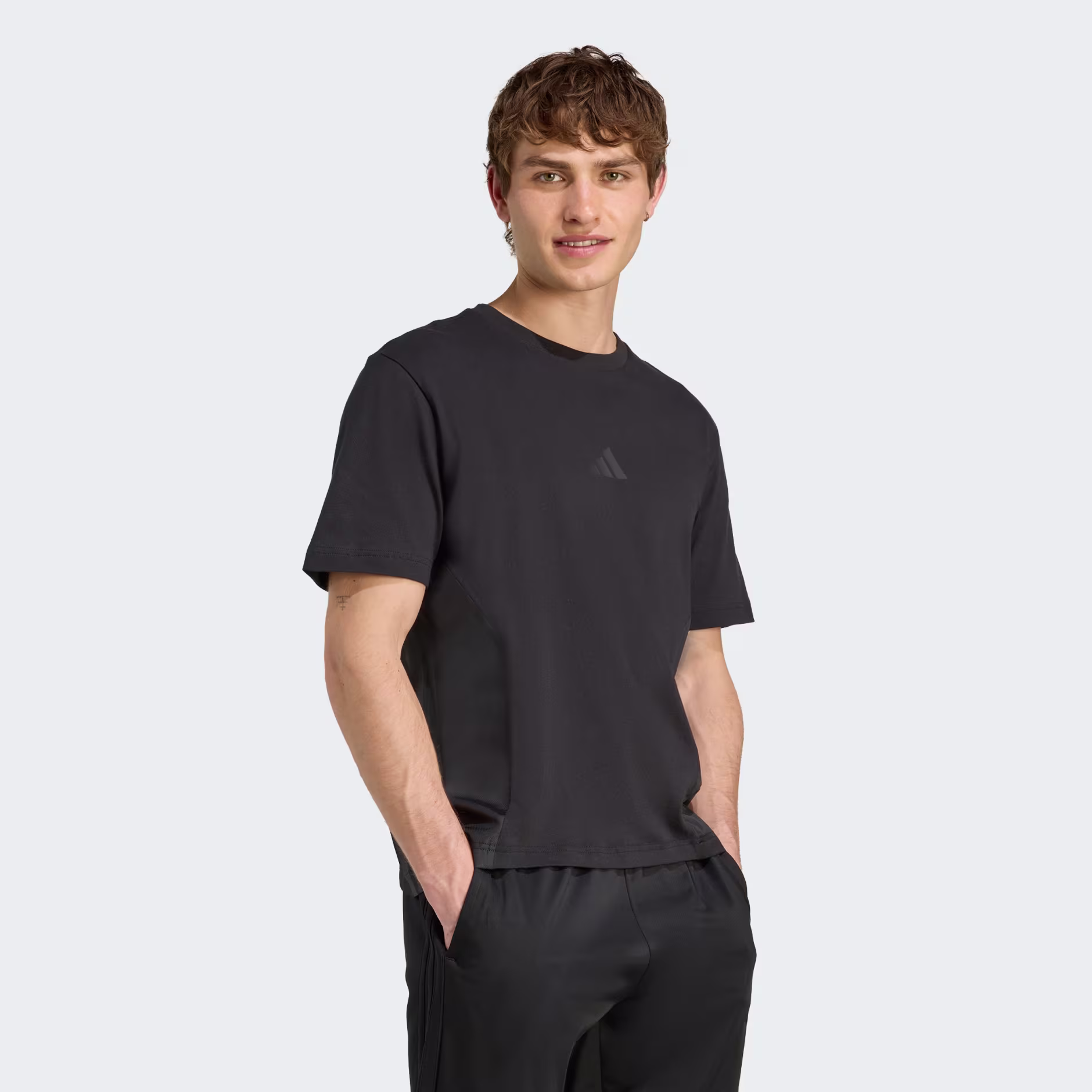 Adidas მამაკაცის მაისური