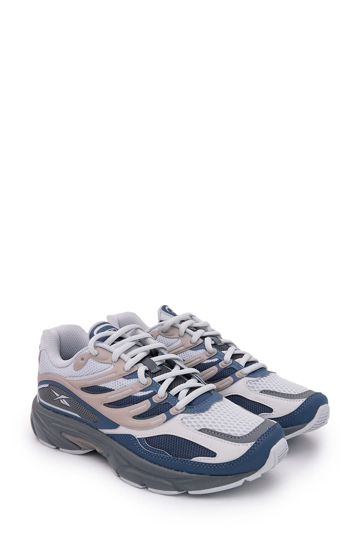 ქალის სპორტული ფეხსაცმელი