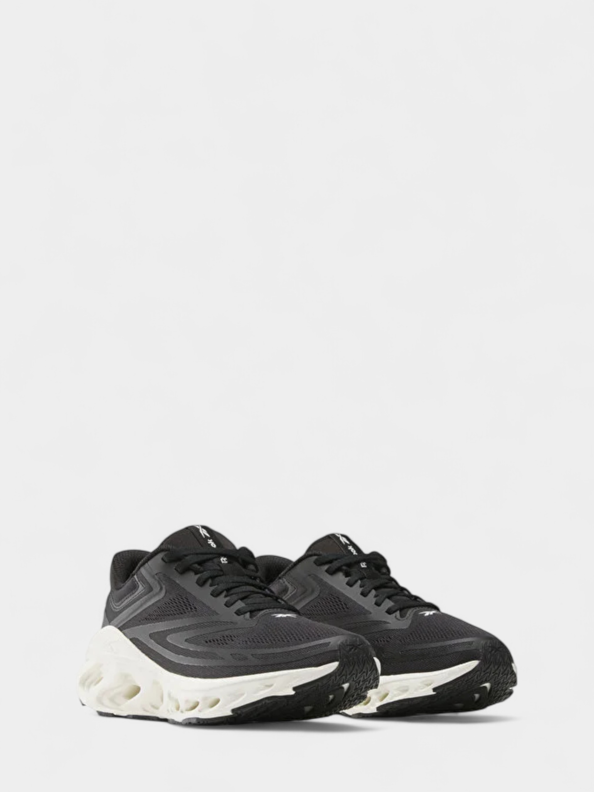 ქალის სპორტული ფეხსაცმელი