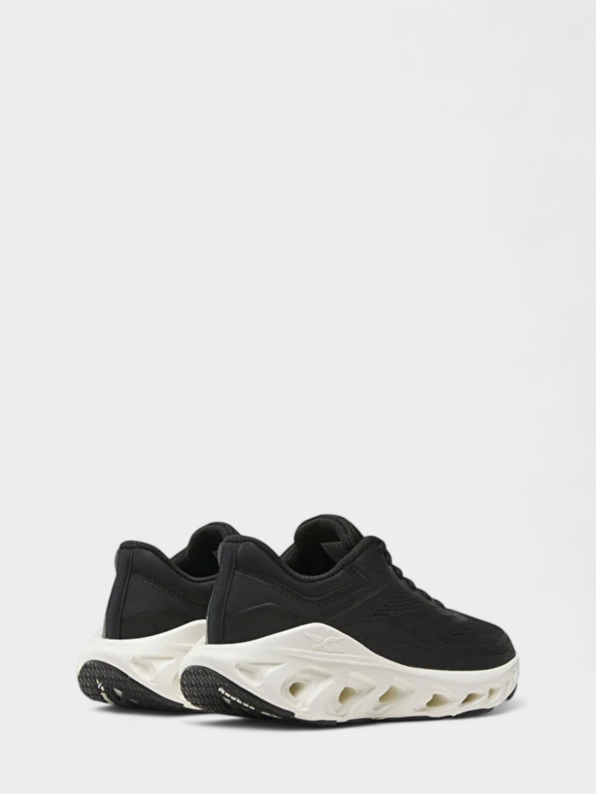 ქალის სპორტული ფეხსაცმელი