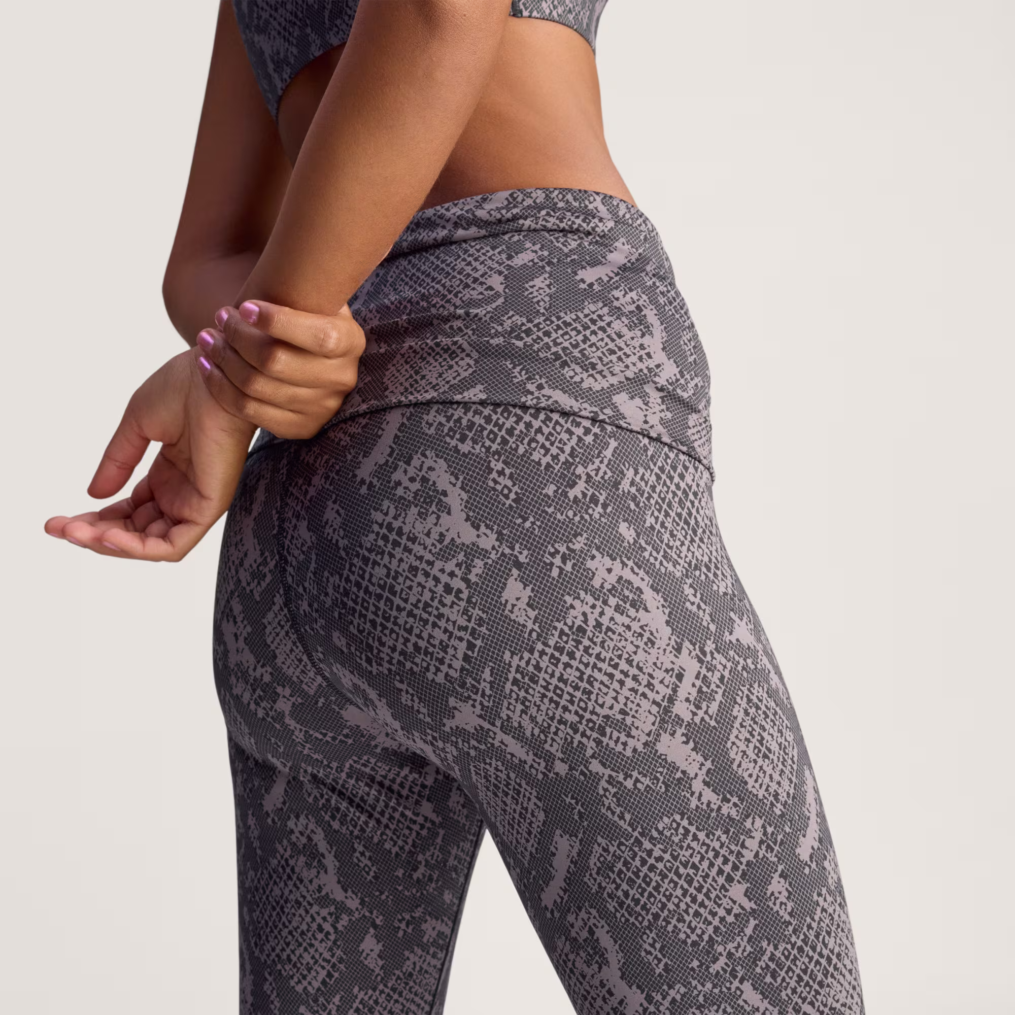 ქალის შარვალი