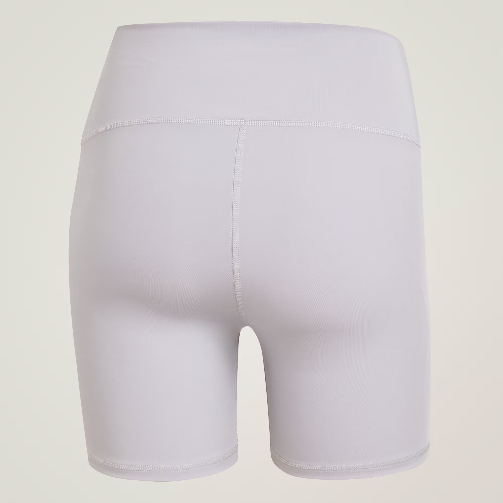 ქალის შორტი