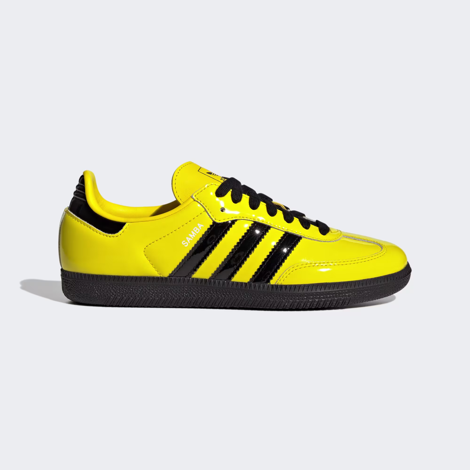 ქალის სპორტული ფეხსაცმელი