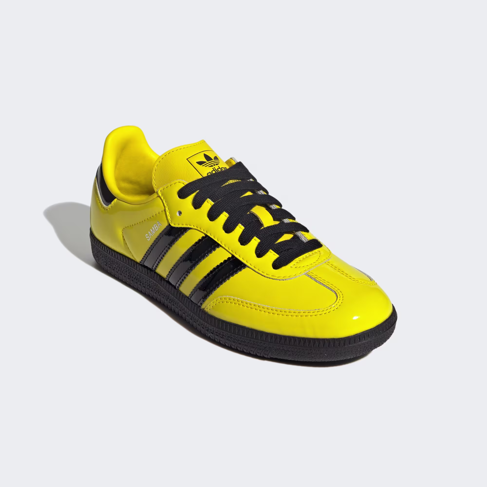 ქალის სპორტული ფეხსაცმელი