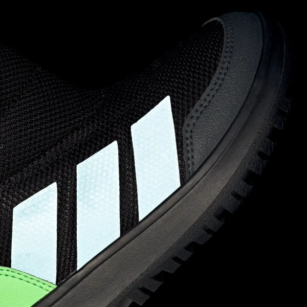 ბავშვის სპორტული ფეხსაცმელი