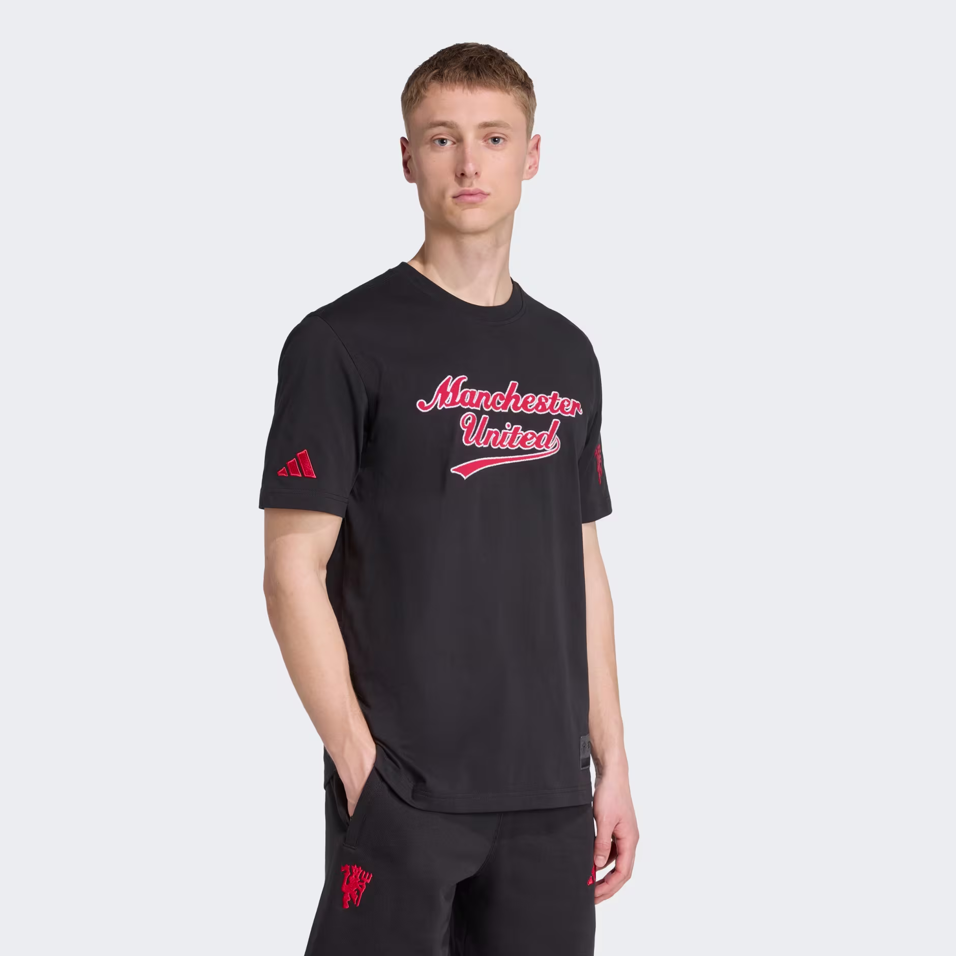 Adidas მამაკაცის მაისური