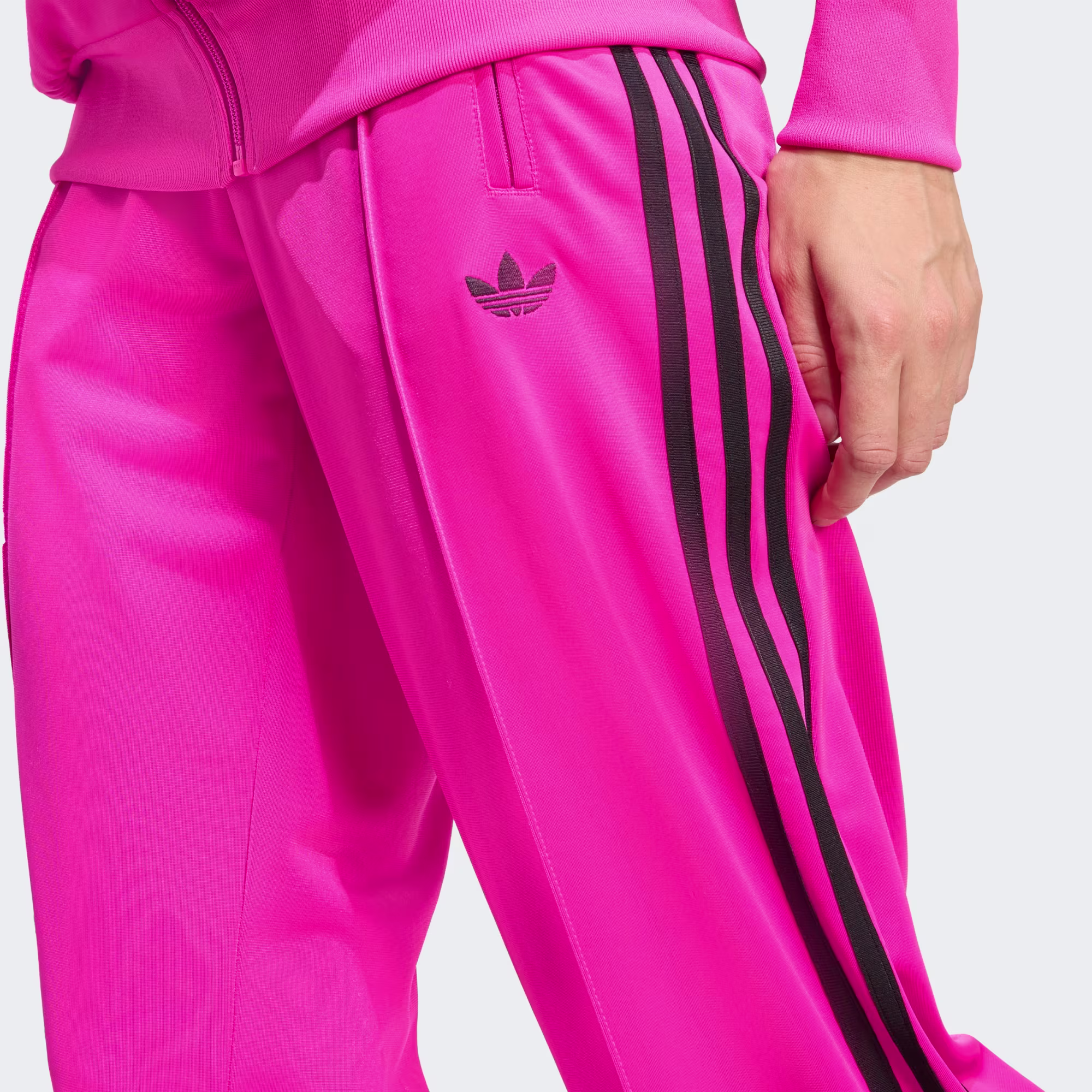 ქალის შარვალი